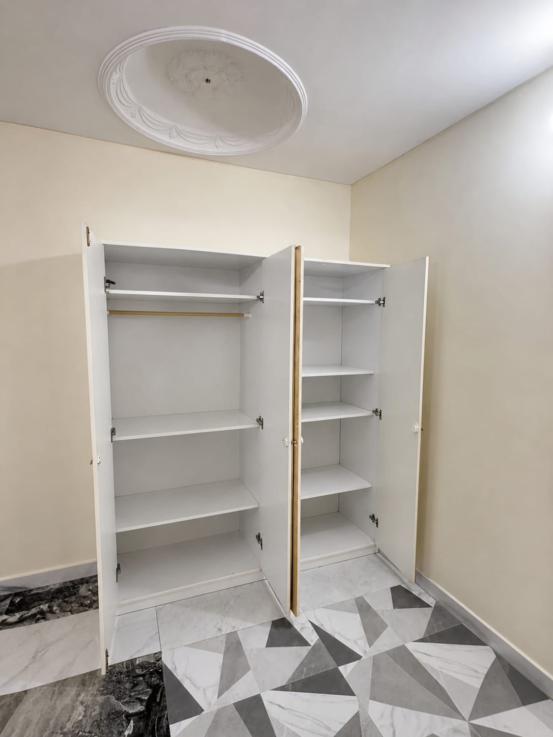 🟤 Pan Emirates 4-Door Wardrobe for Sale – Neat & Clean - Image 2