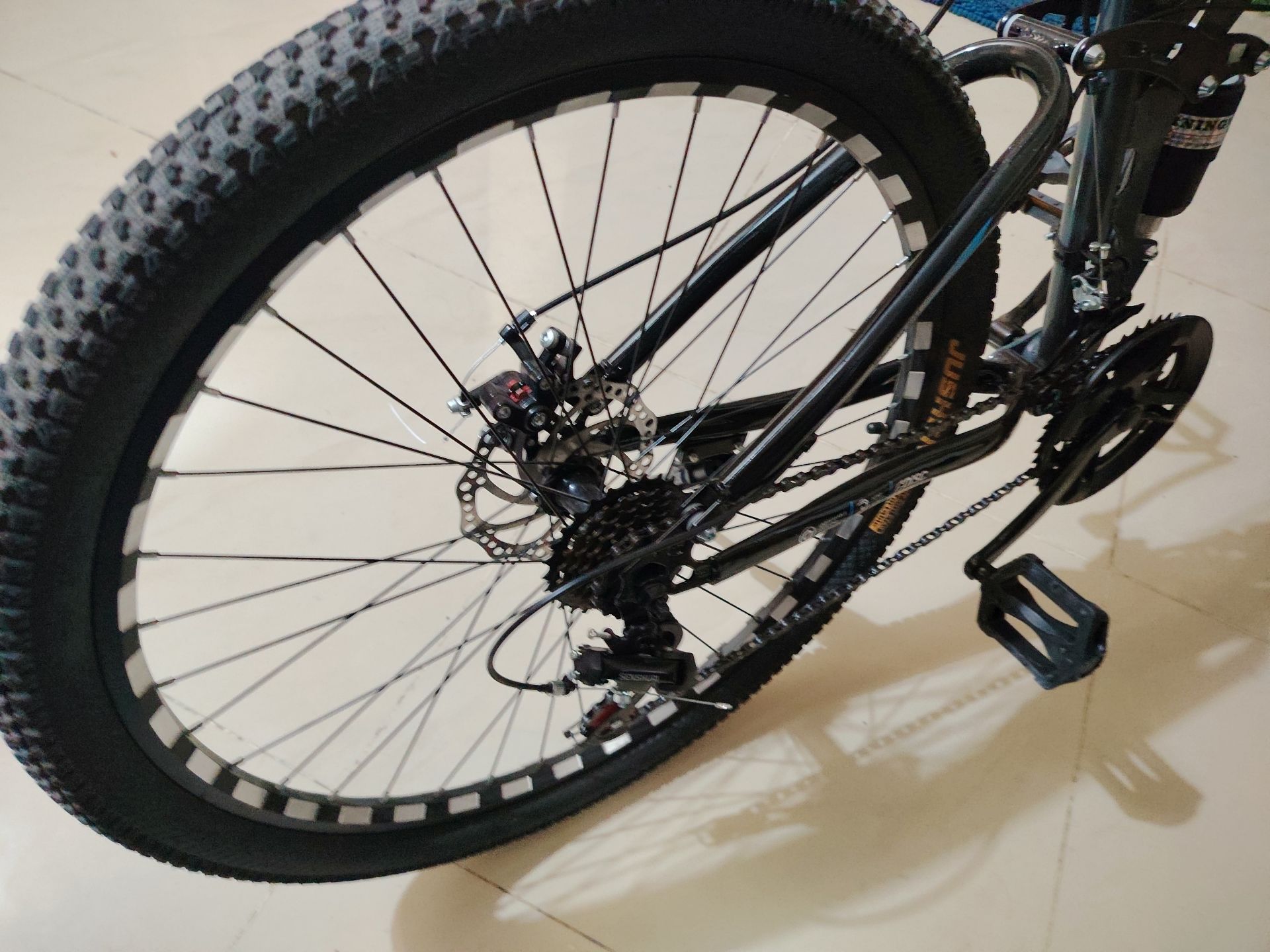 26 inch mountain bicycle-brand new - Image 7