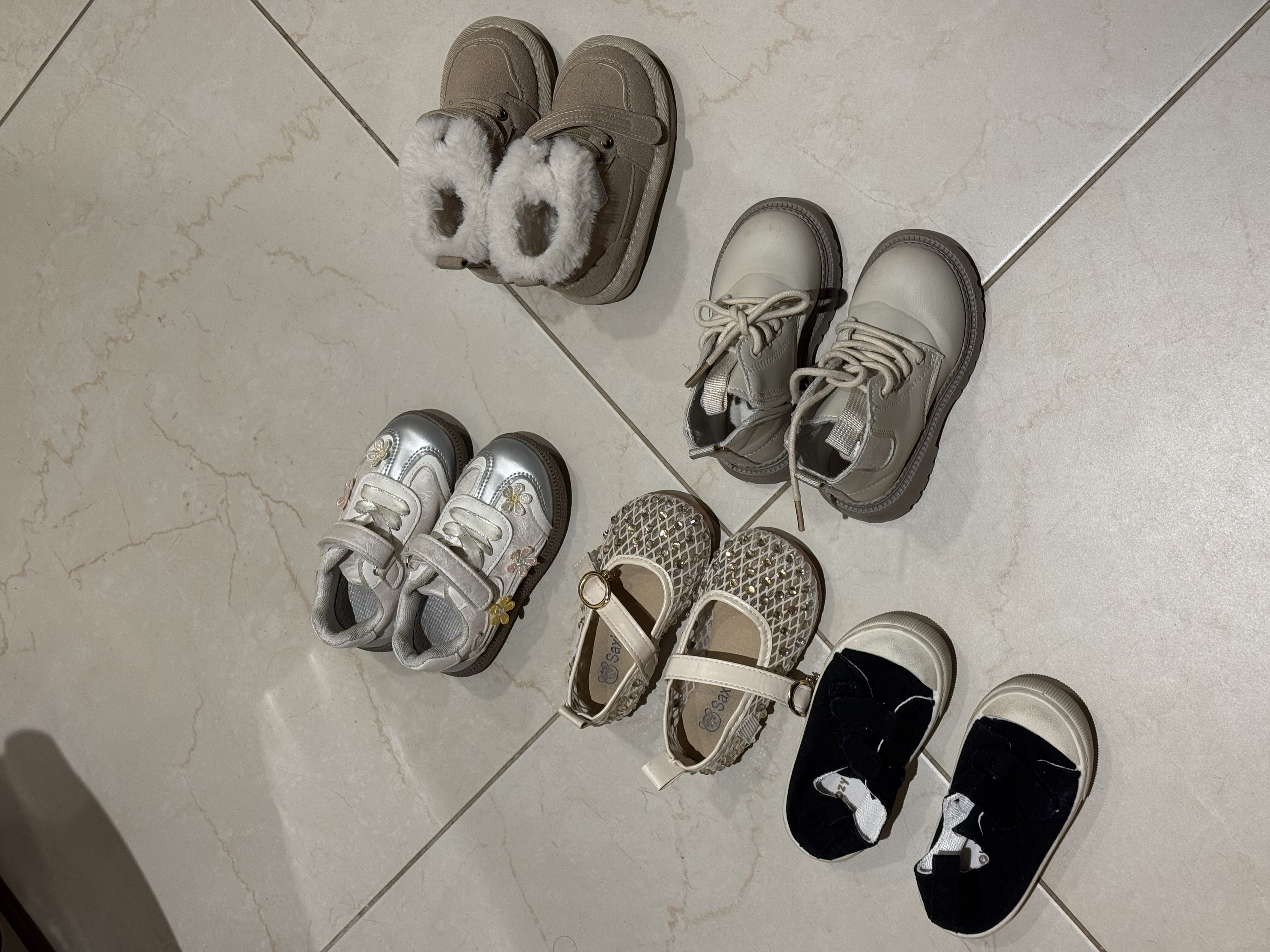 Shoes size 23 - Image 1
