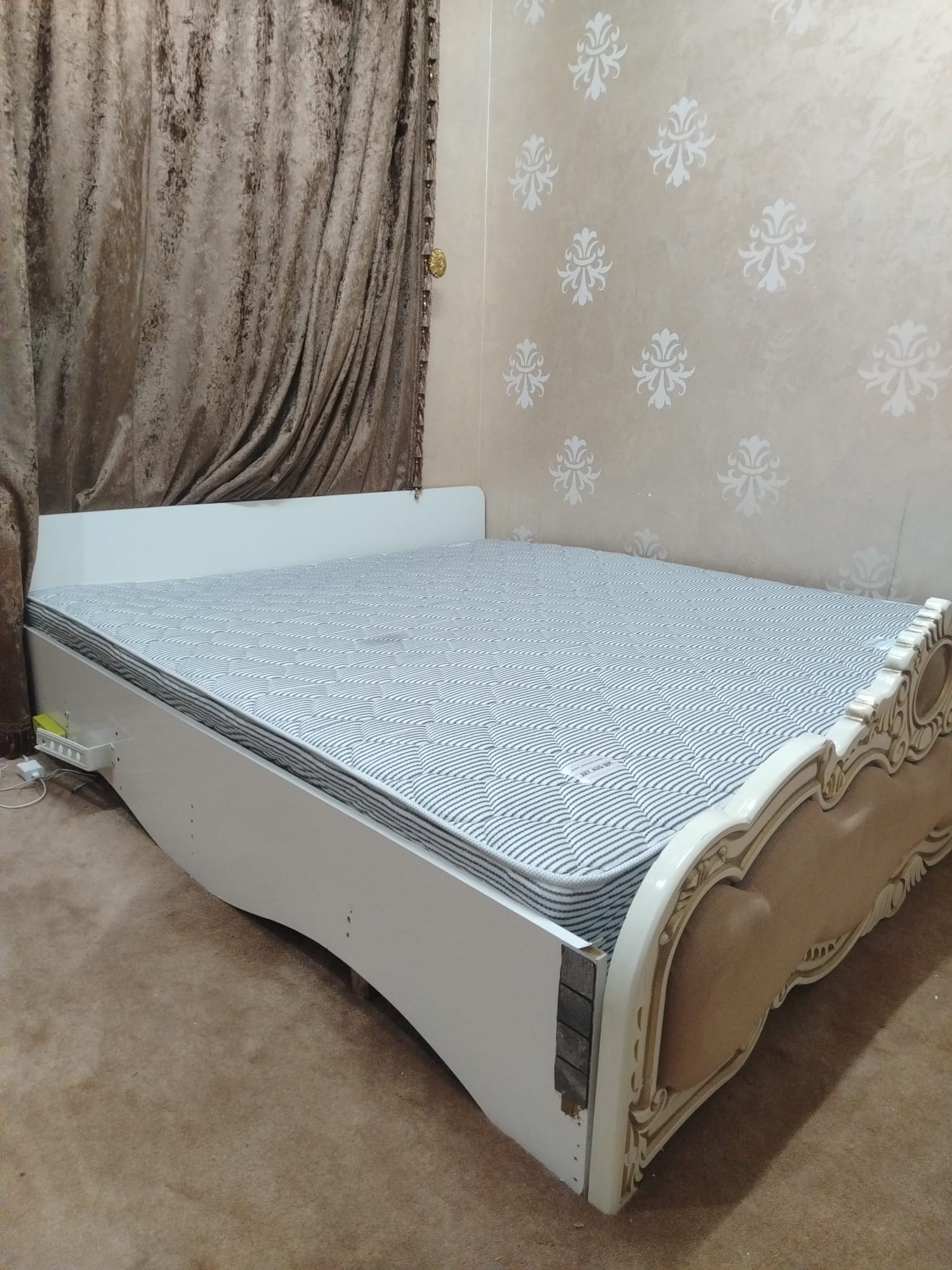 BED AND MATRESS(190*200) - Image 4