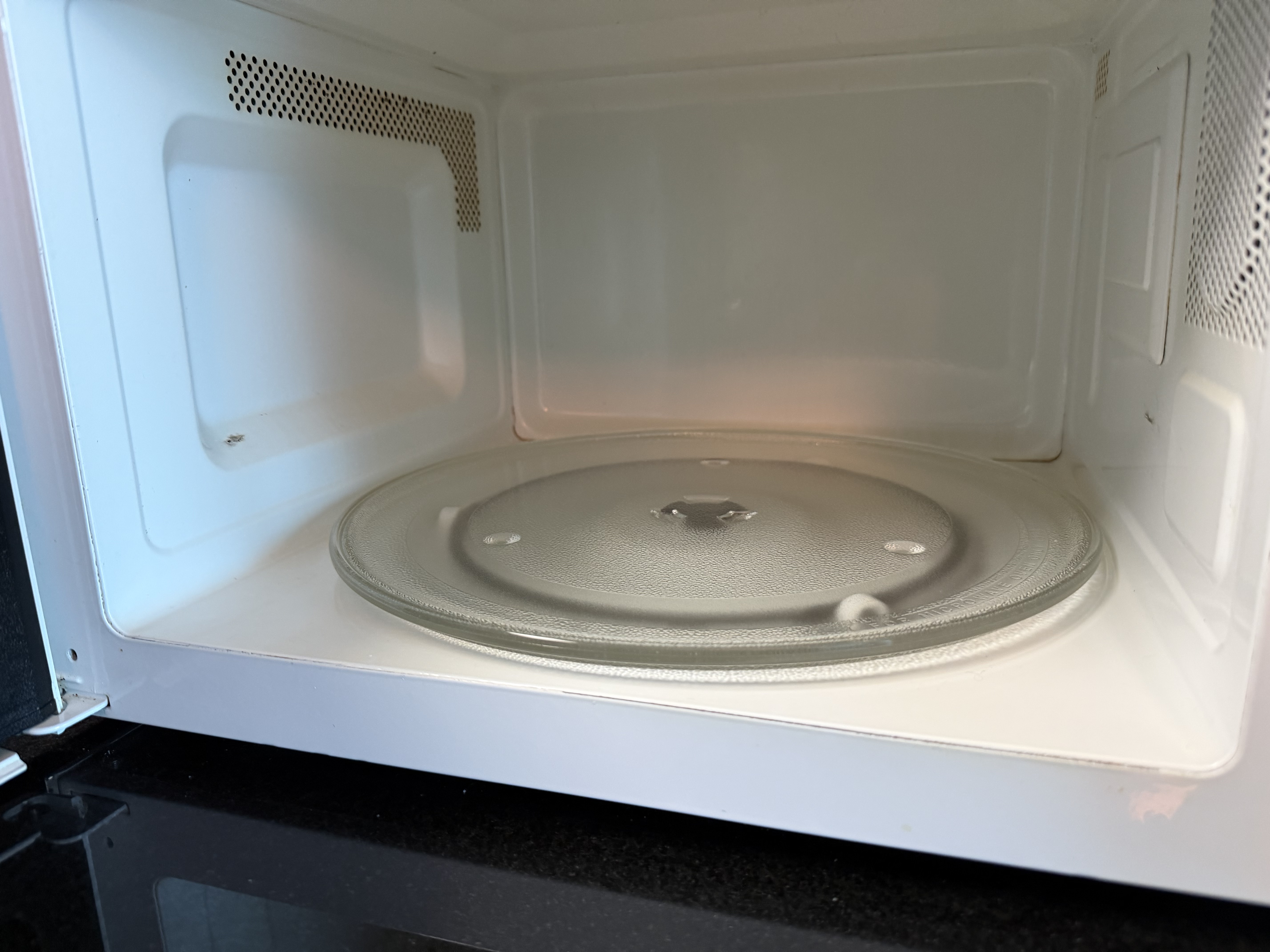 MOVING OUT SALE - SAMSUNG MICROWAVE - Image 3