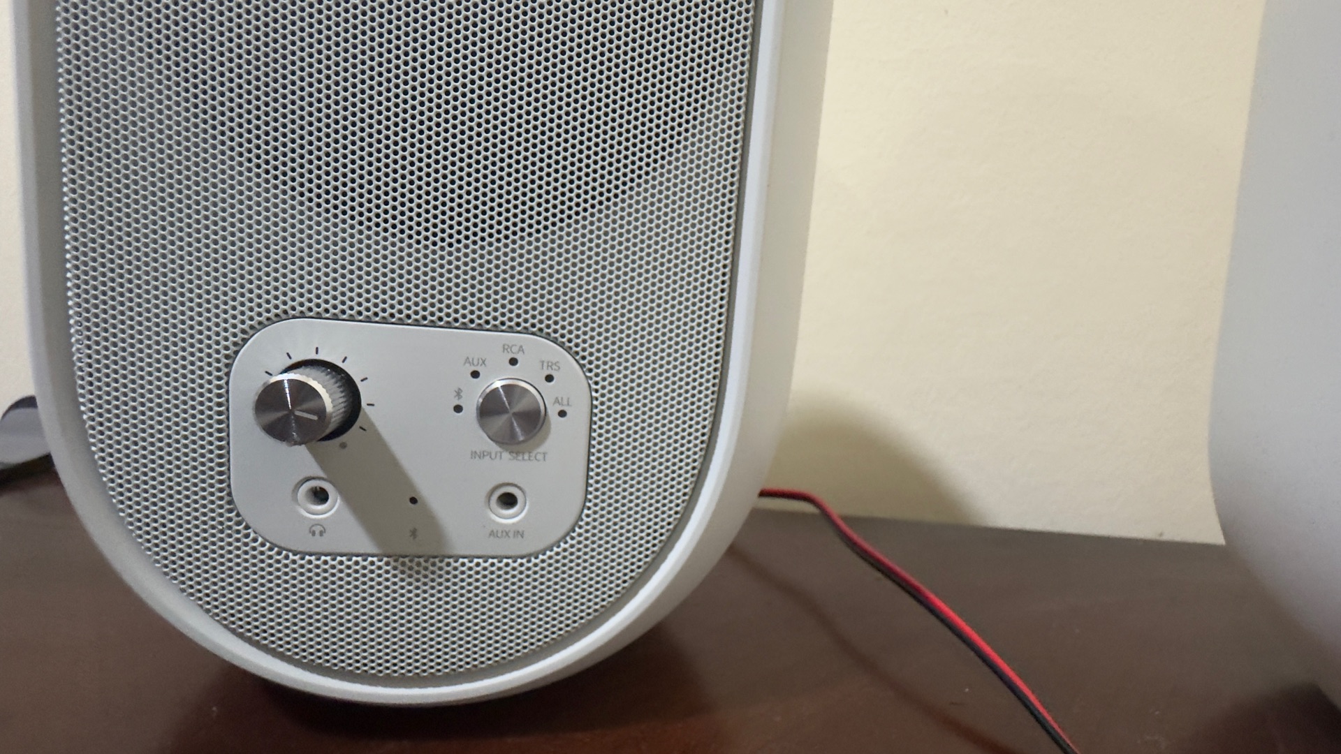 JBL Studio Monitor BT104 for Sale – With Original Box 🎵📦 used only 1 month  - Image 8