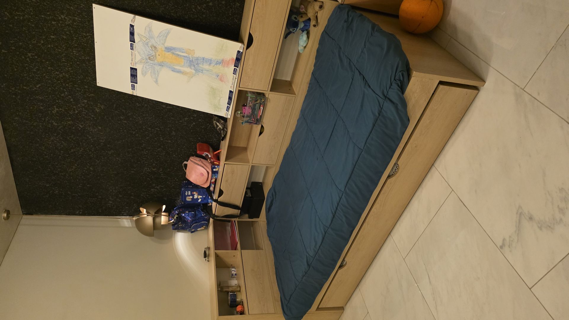 Bed with pull out bed and extra storage - Image 4