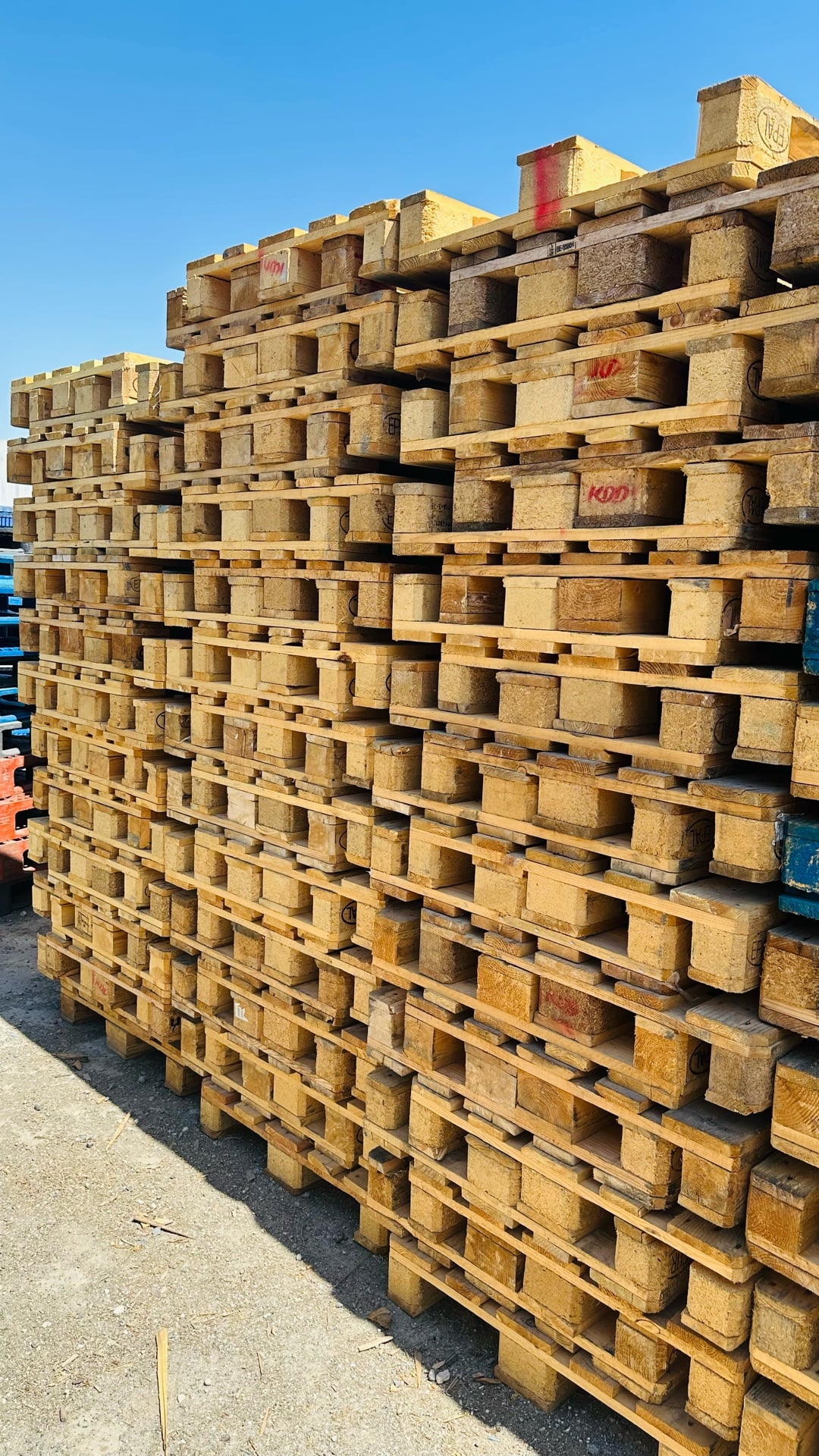 Wooden Pallets - Image 4