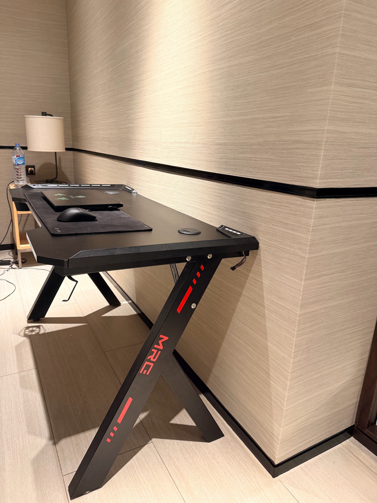 Gaming table  - Image 2
