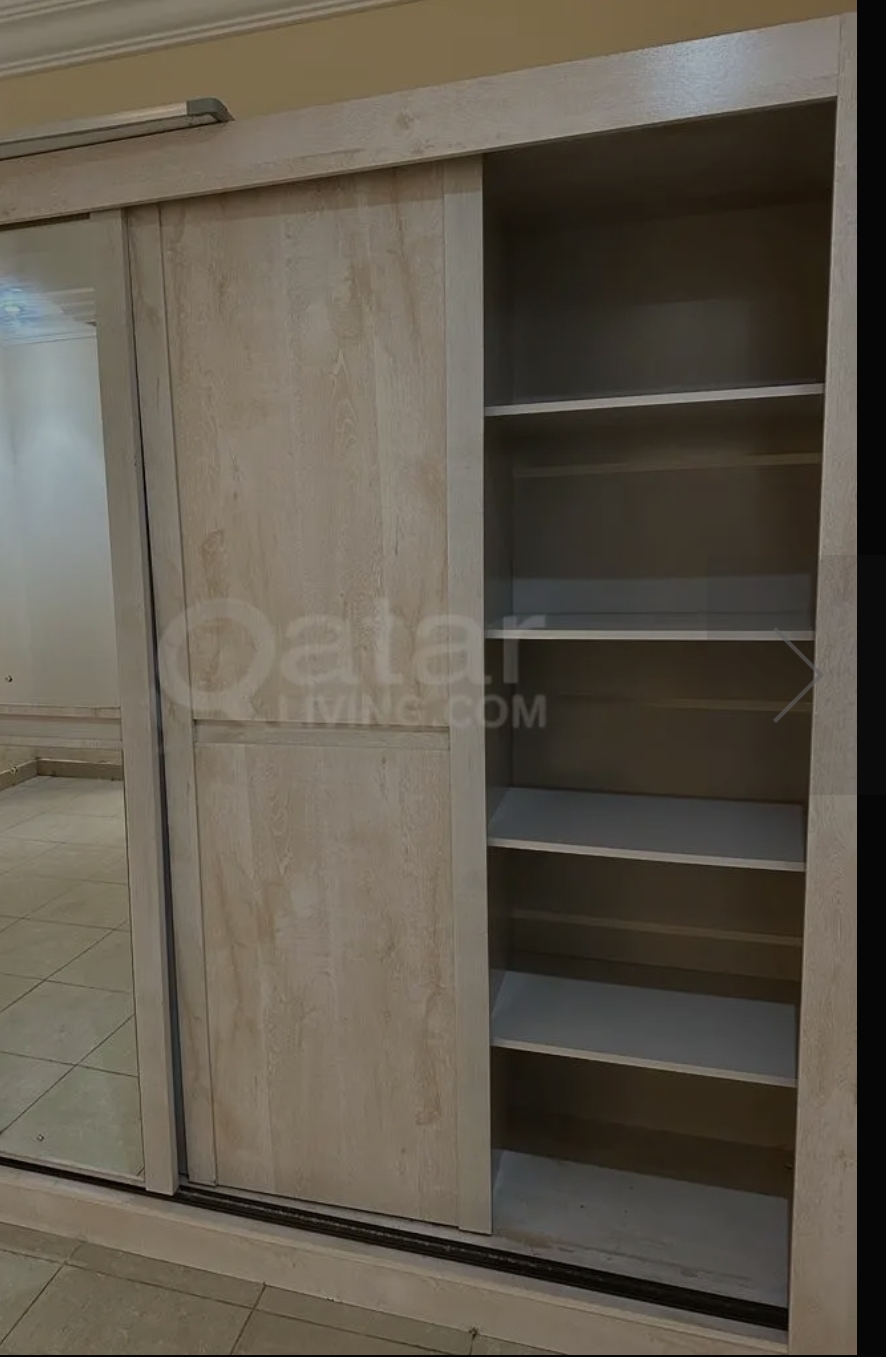 Cupboard / Wardrobe - Image 4