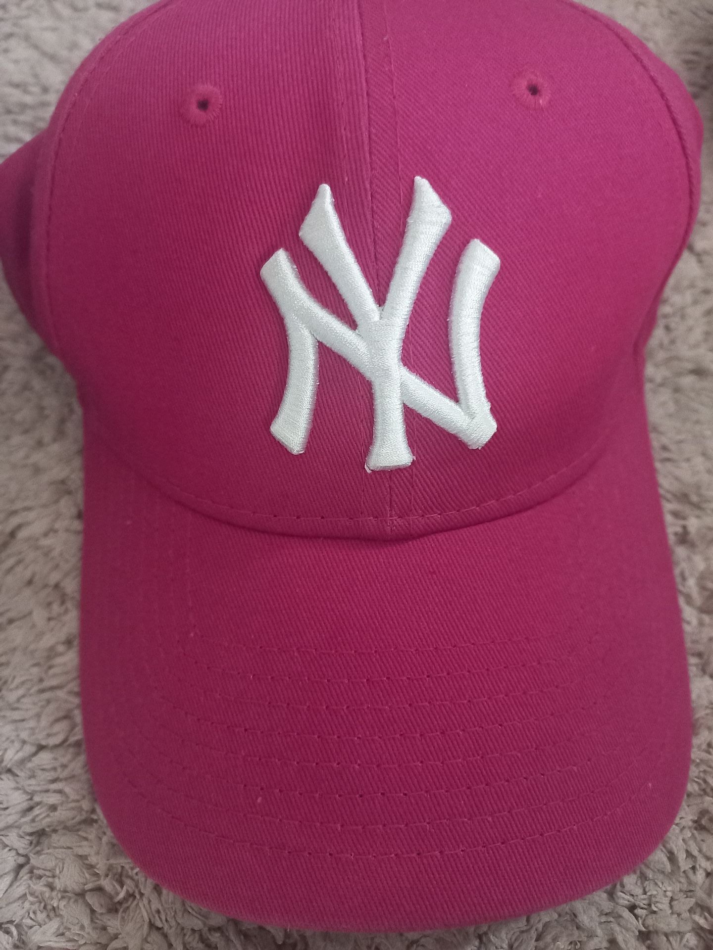New York Yankees Pink Cap - Image 4