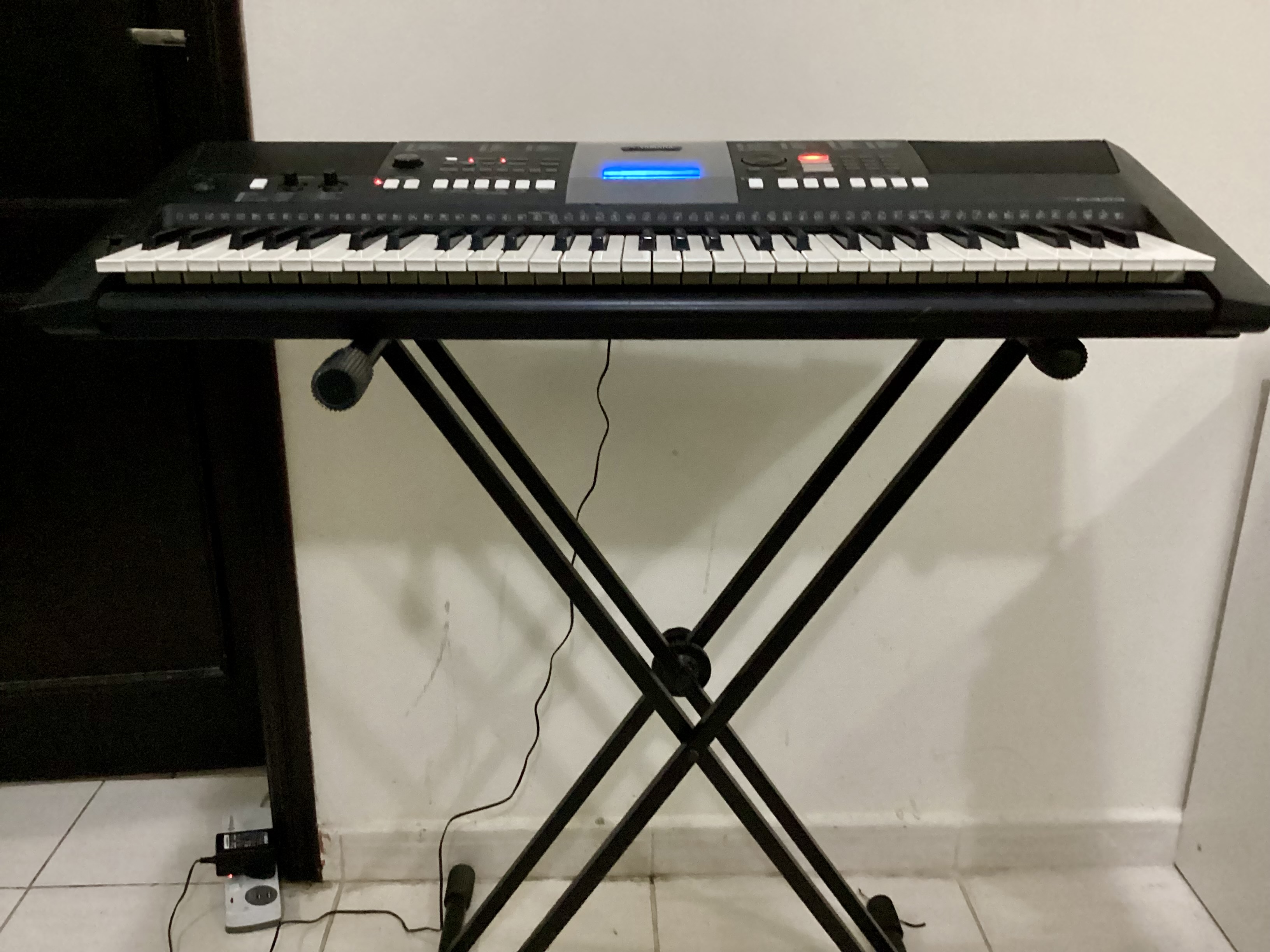 YAMAHA PSR E423 - Image 3