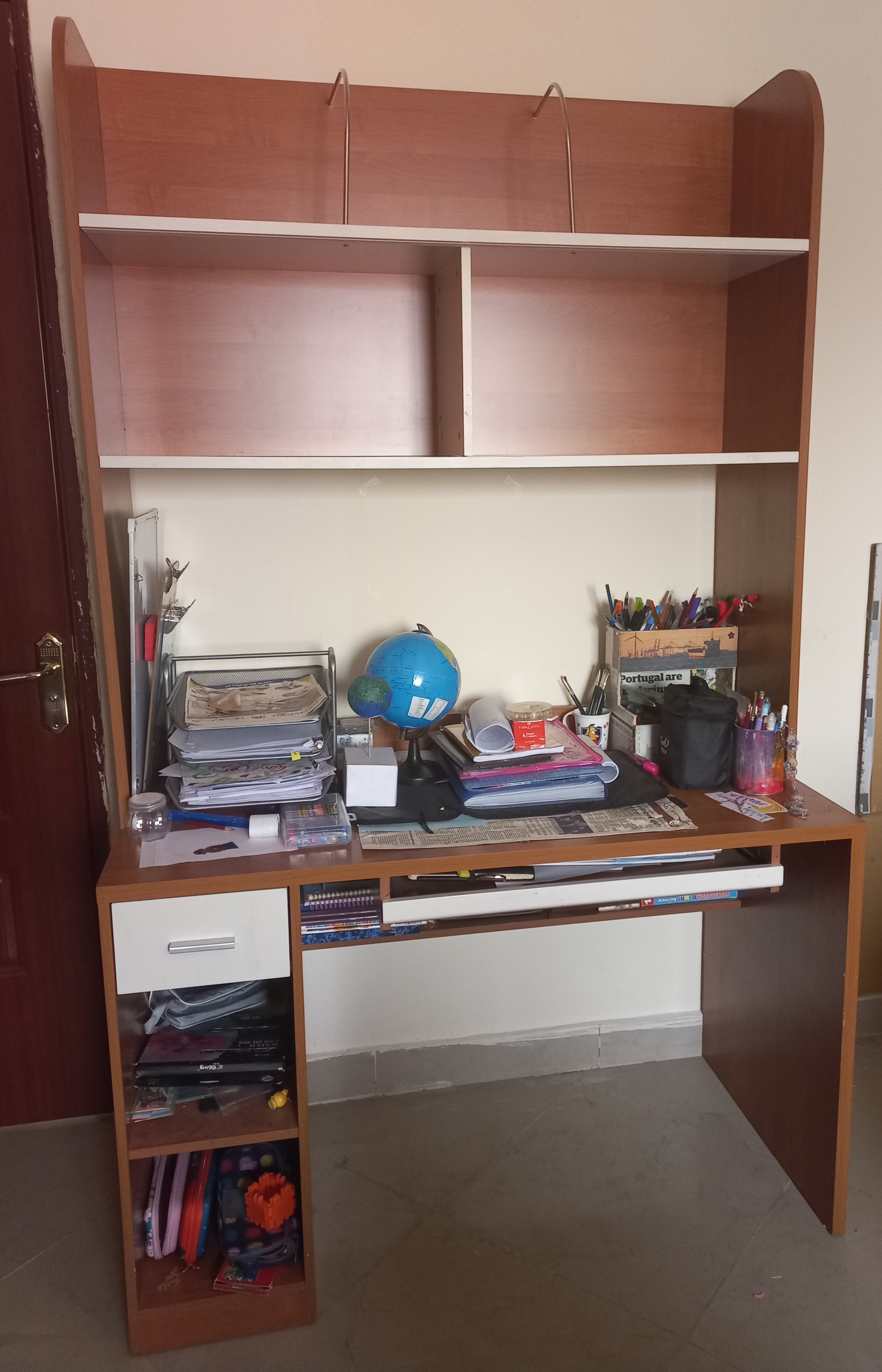Study table/Computer table - Image 1