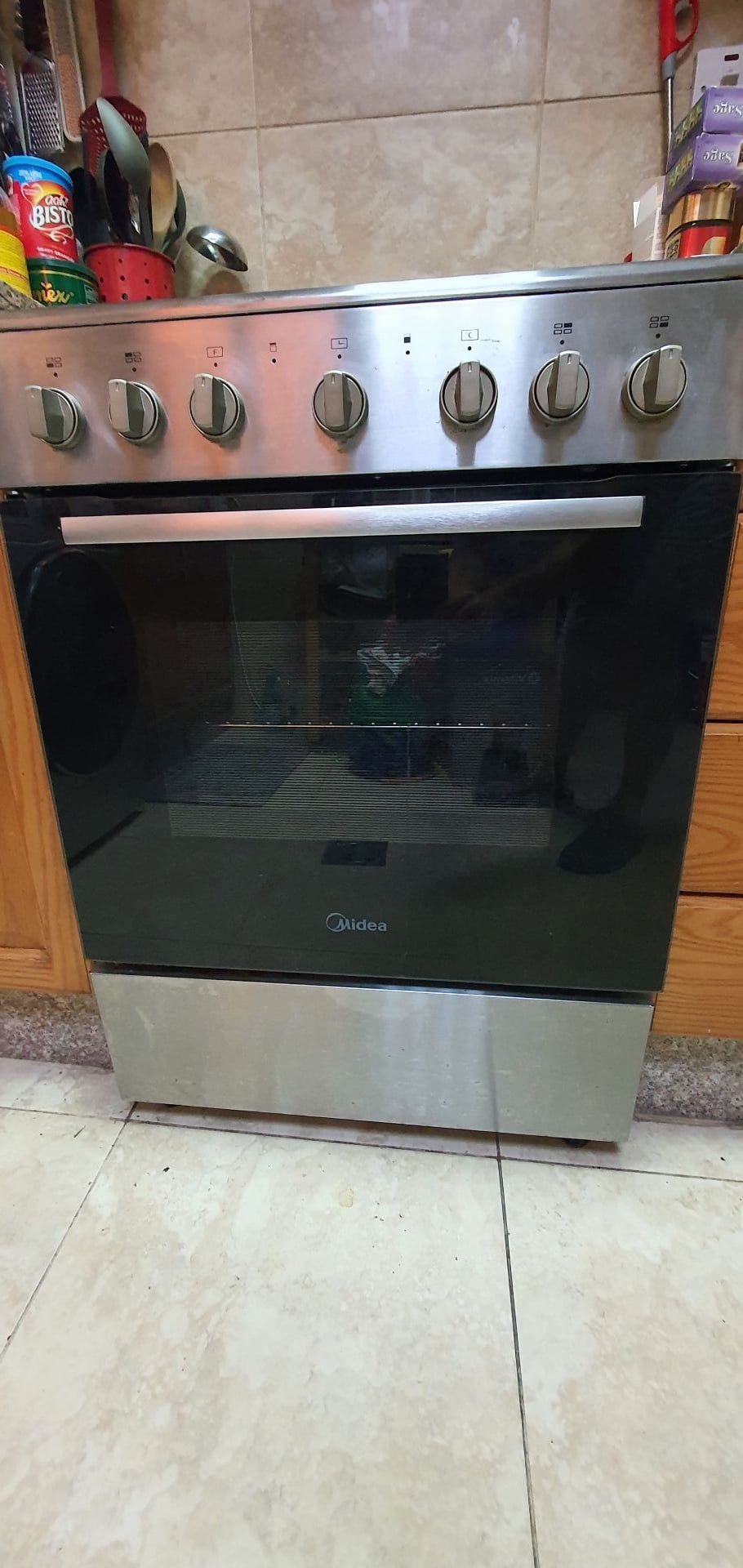 Midea Cooker with fan oven - Image 4