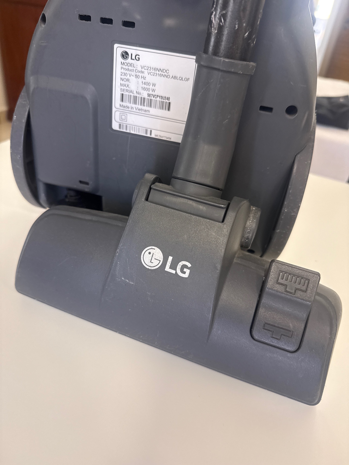 Hoover LG - navy blue color - 1600W  - Image 4
