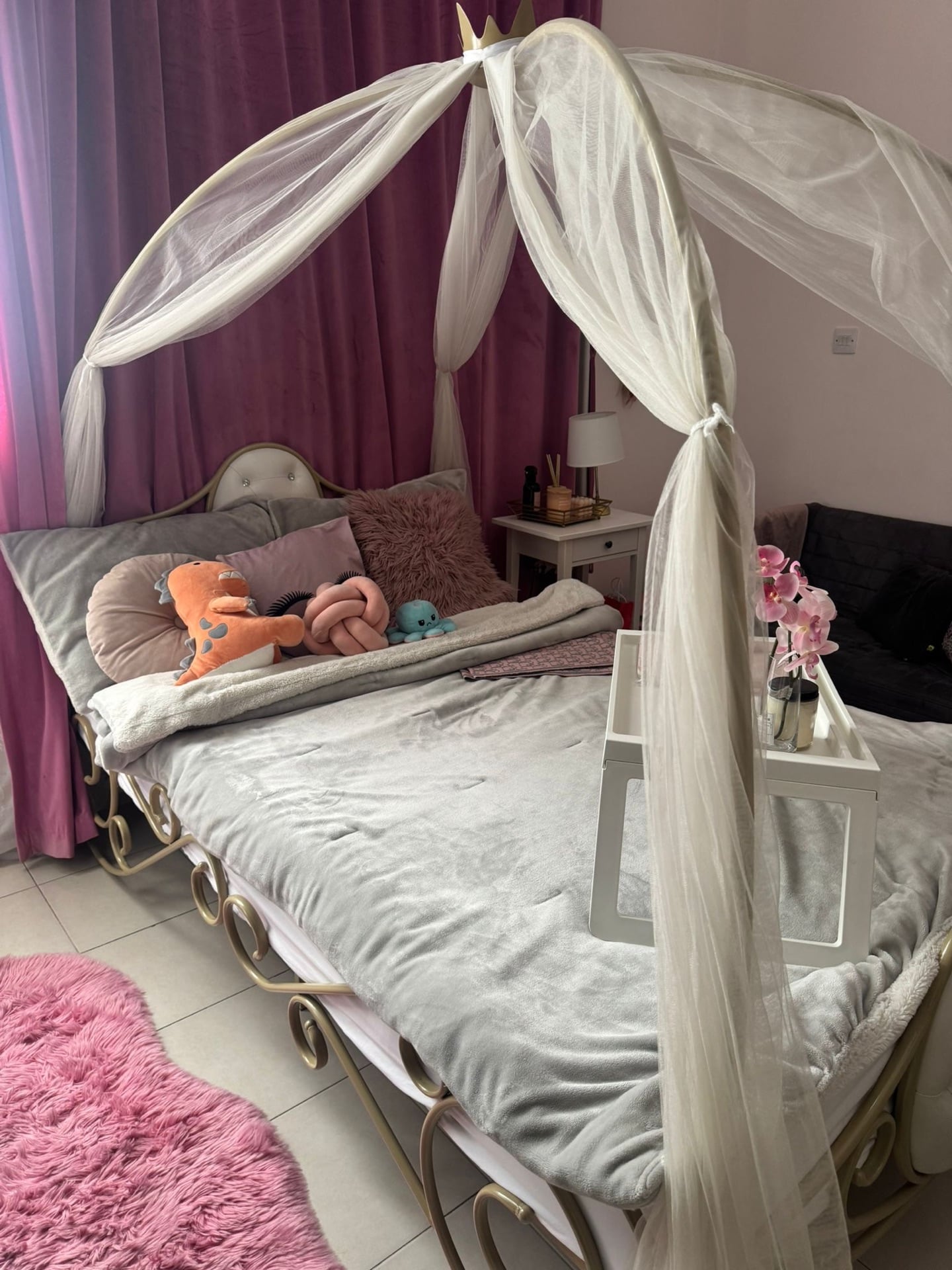 Complete bed room - Image 1