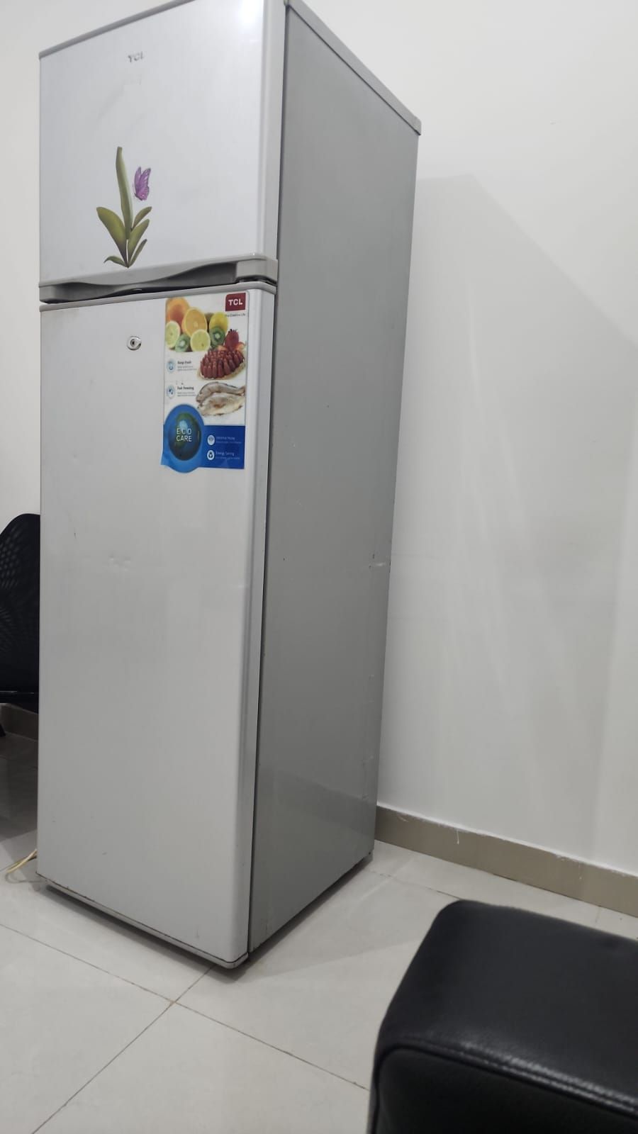 Used refrigerator  for sale - Image 2