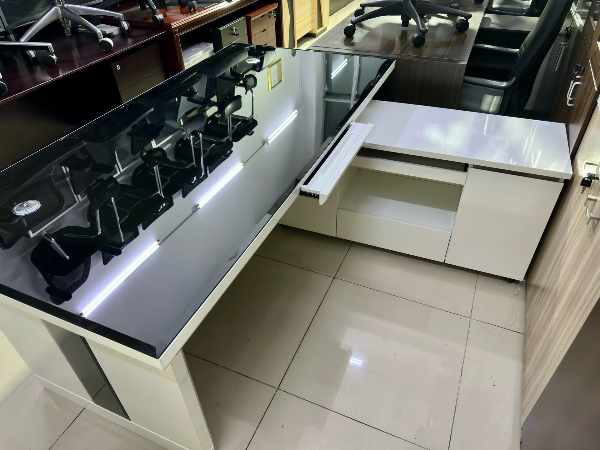 Modern Executive Desk Sale - Image 2