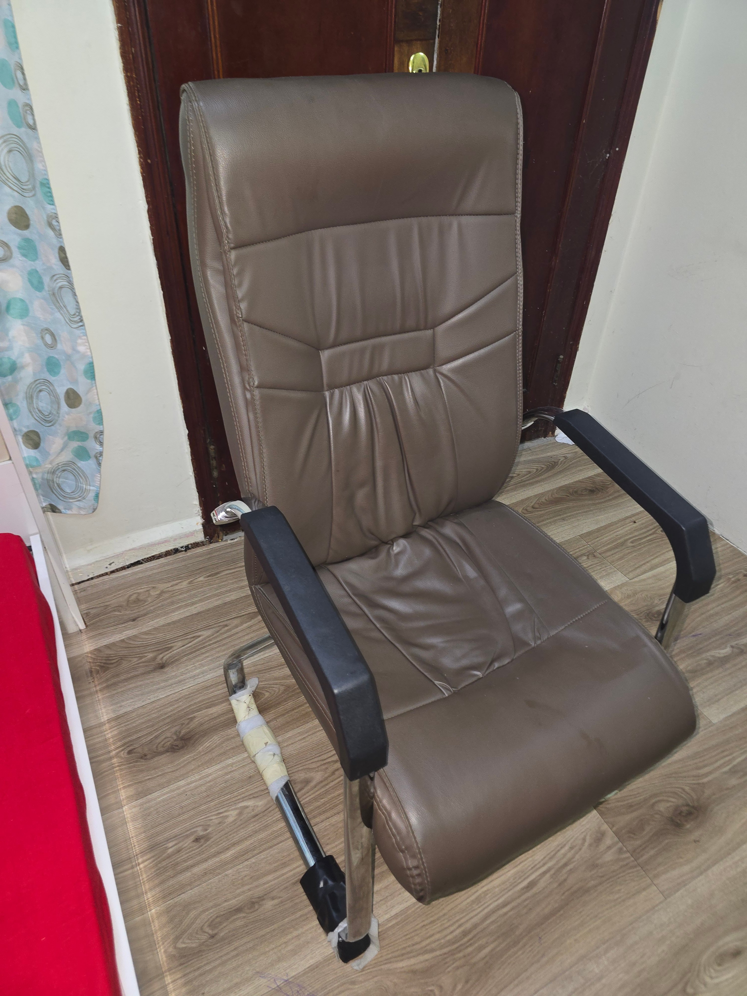 Leather Chear Urgent Seal QR 200 only - Image 2