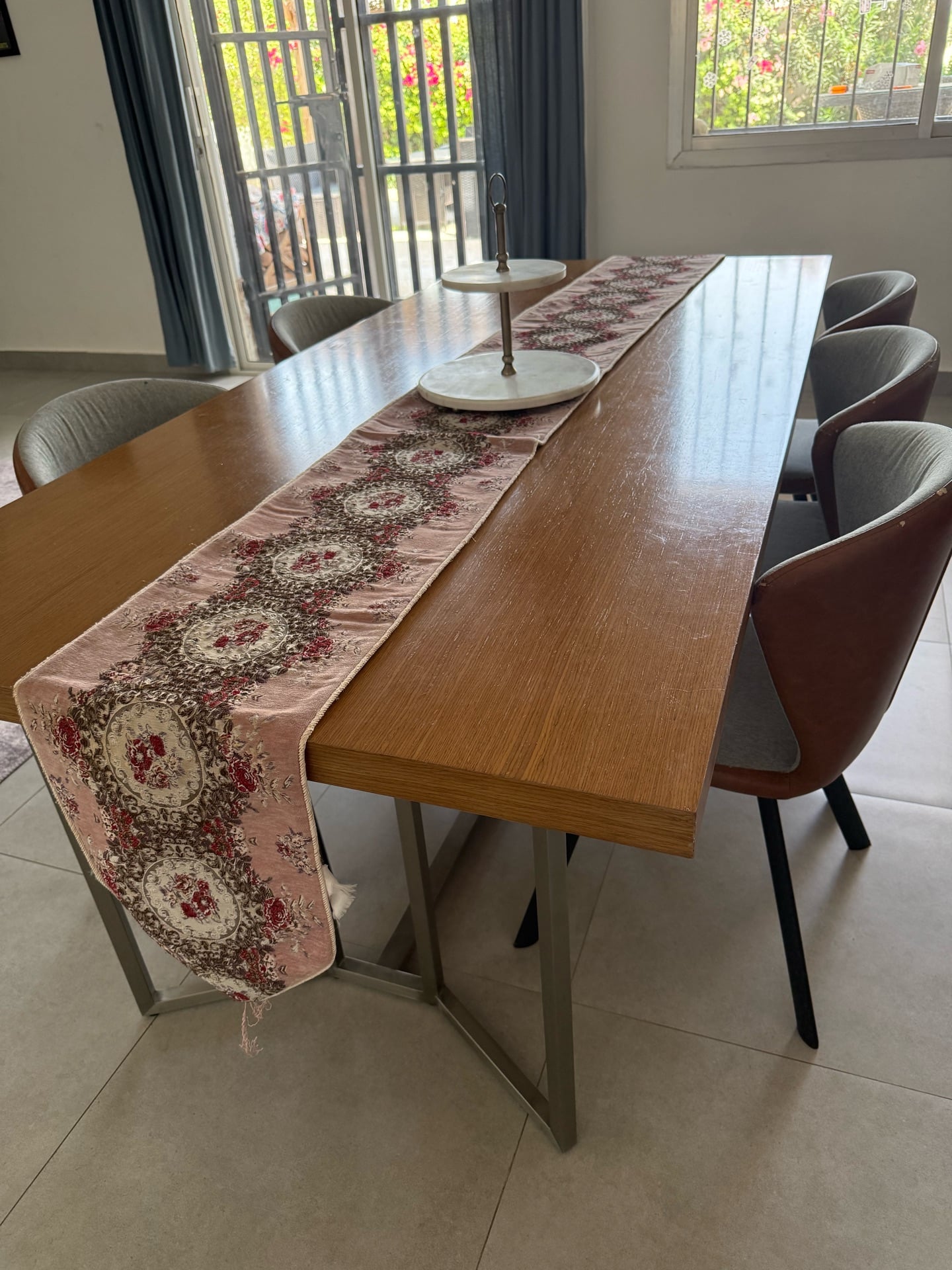 Dining Table & Chairs - Image 3