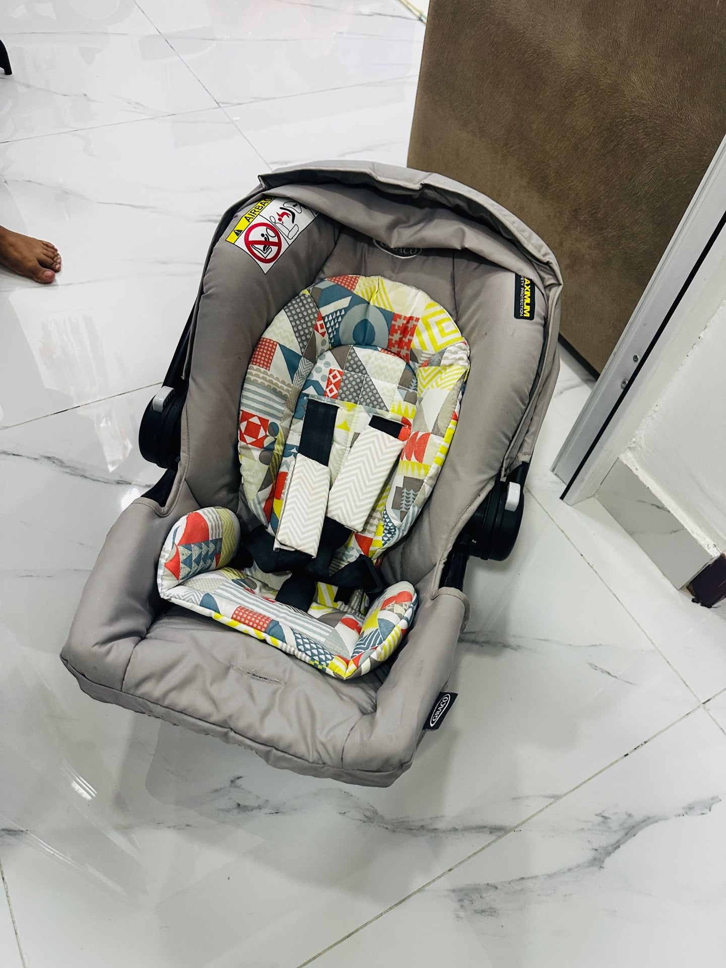 Graco baby stroller and car seat - Image 9