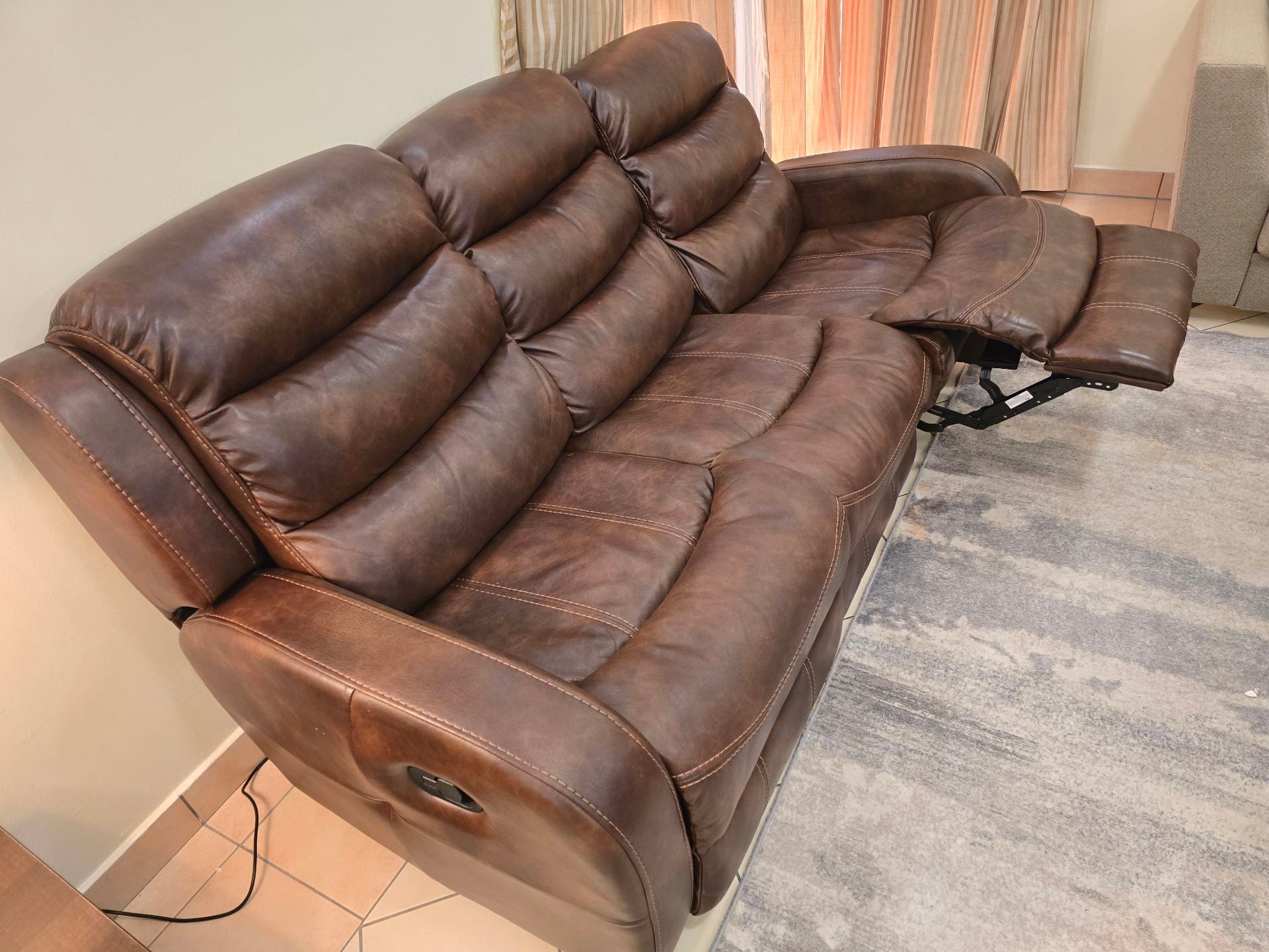 Reclining Sofa  - Image 3