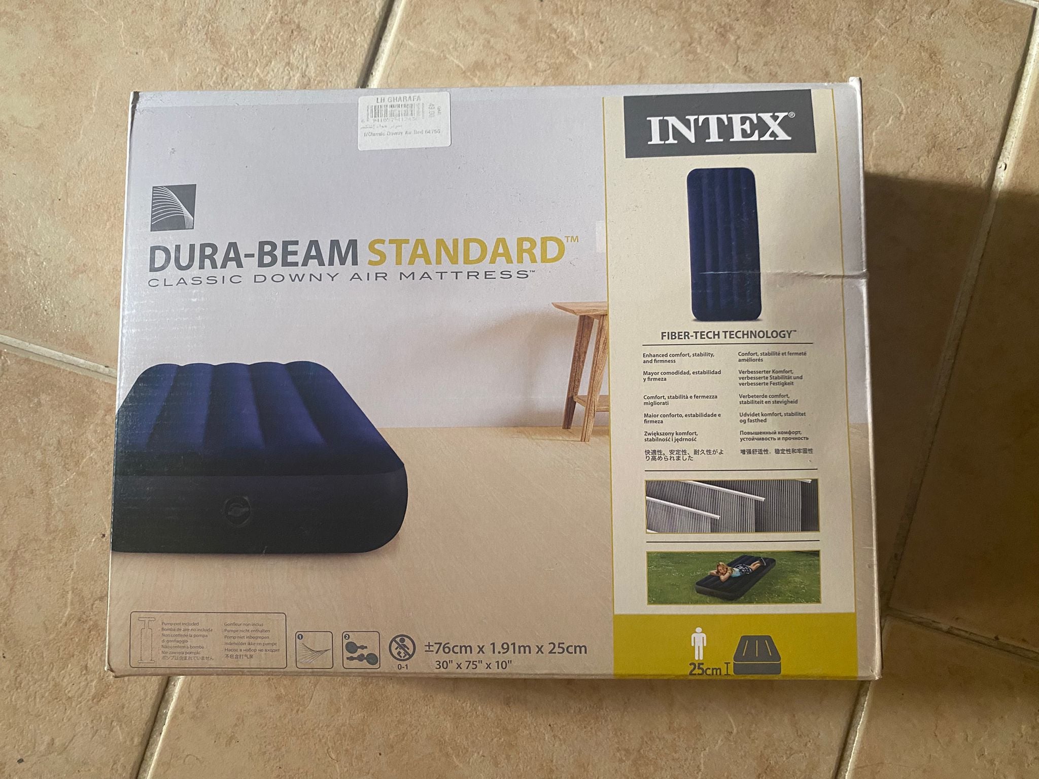 Inflatable mattress and pump - Image 1