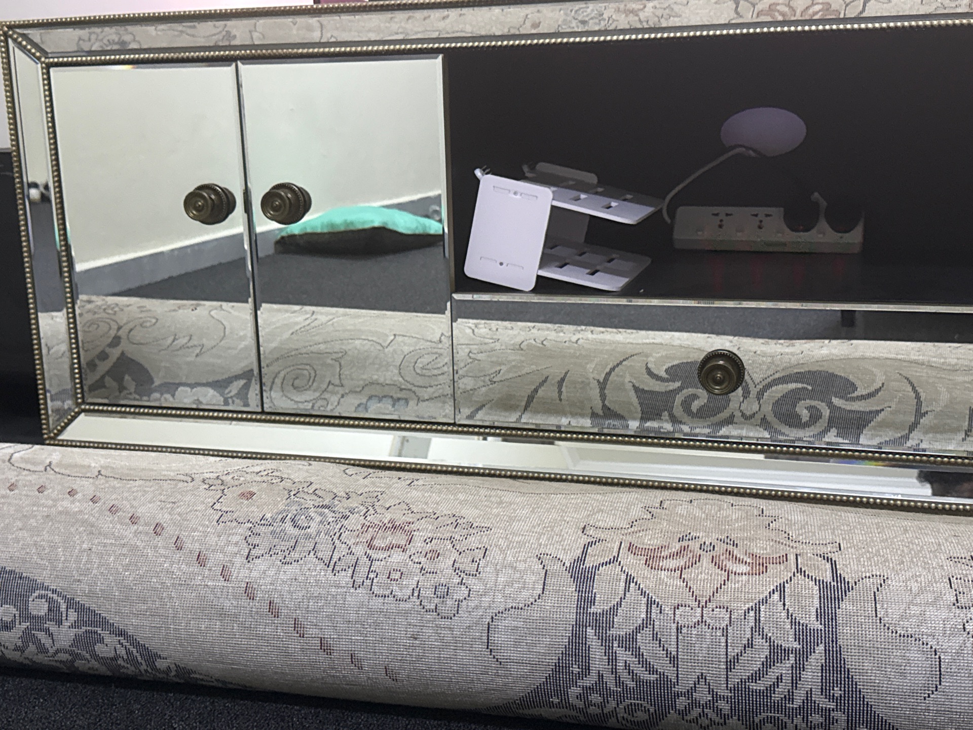 TV Table - Image 3