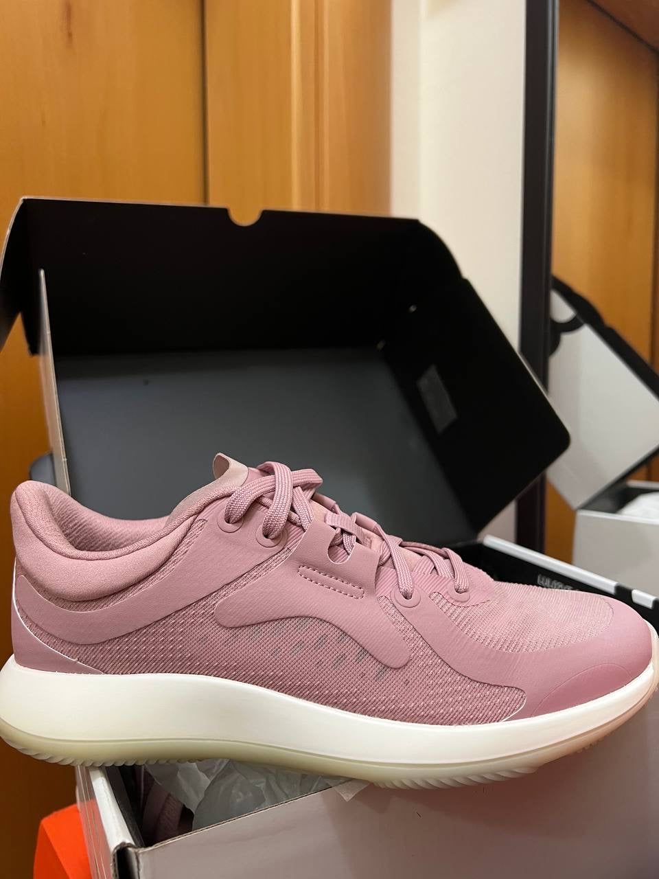 Lululemon sneaker - Image 2