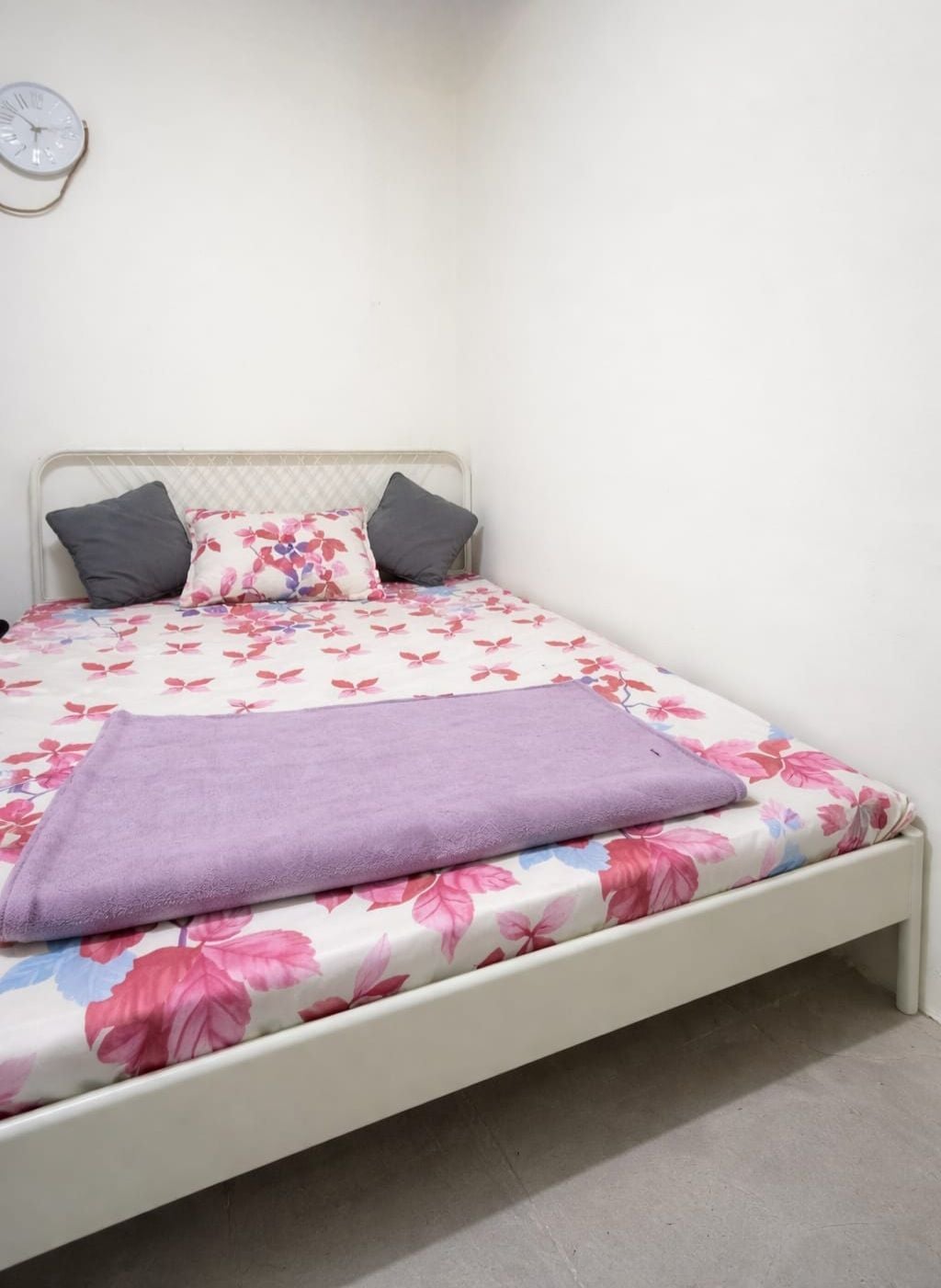 BED with mattress (very good condition) - Image 3