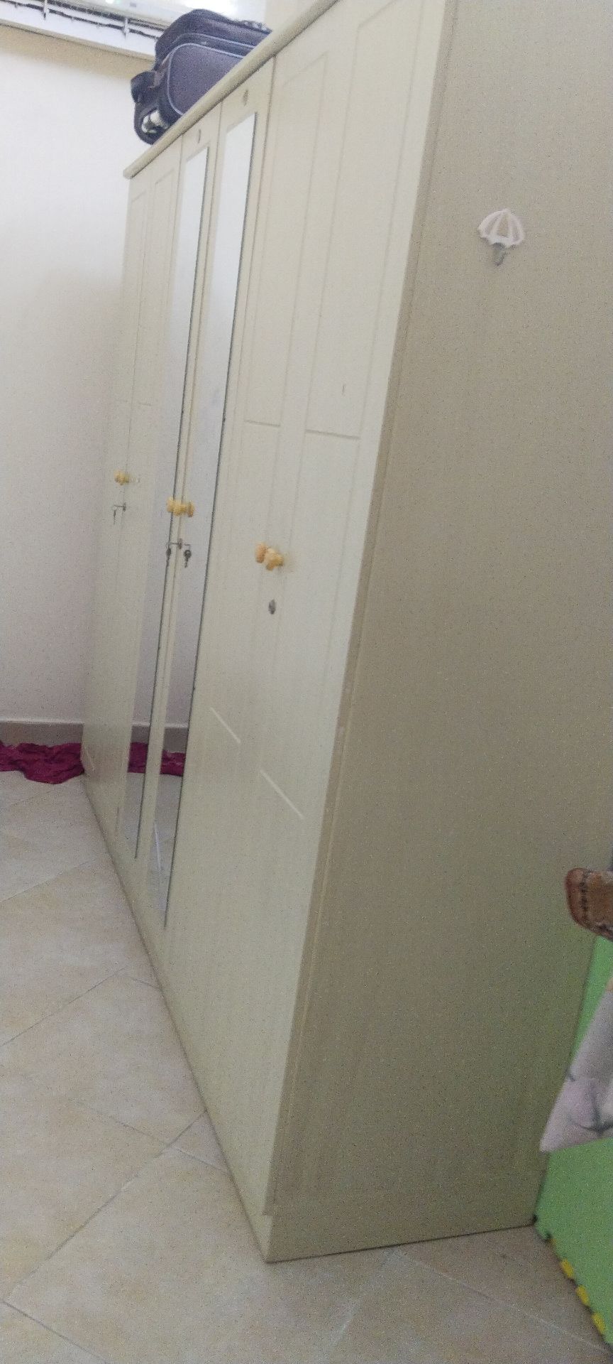 Wardrobe 6 door  - Image 3
