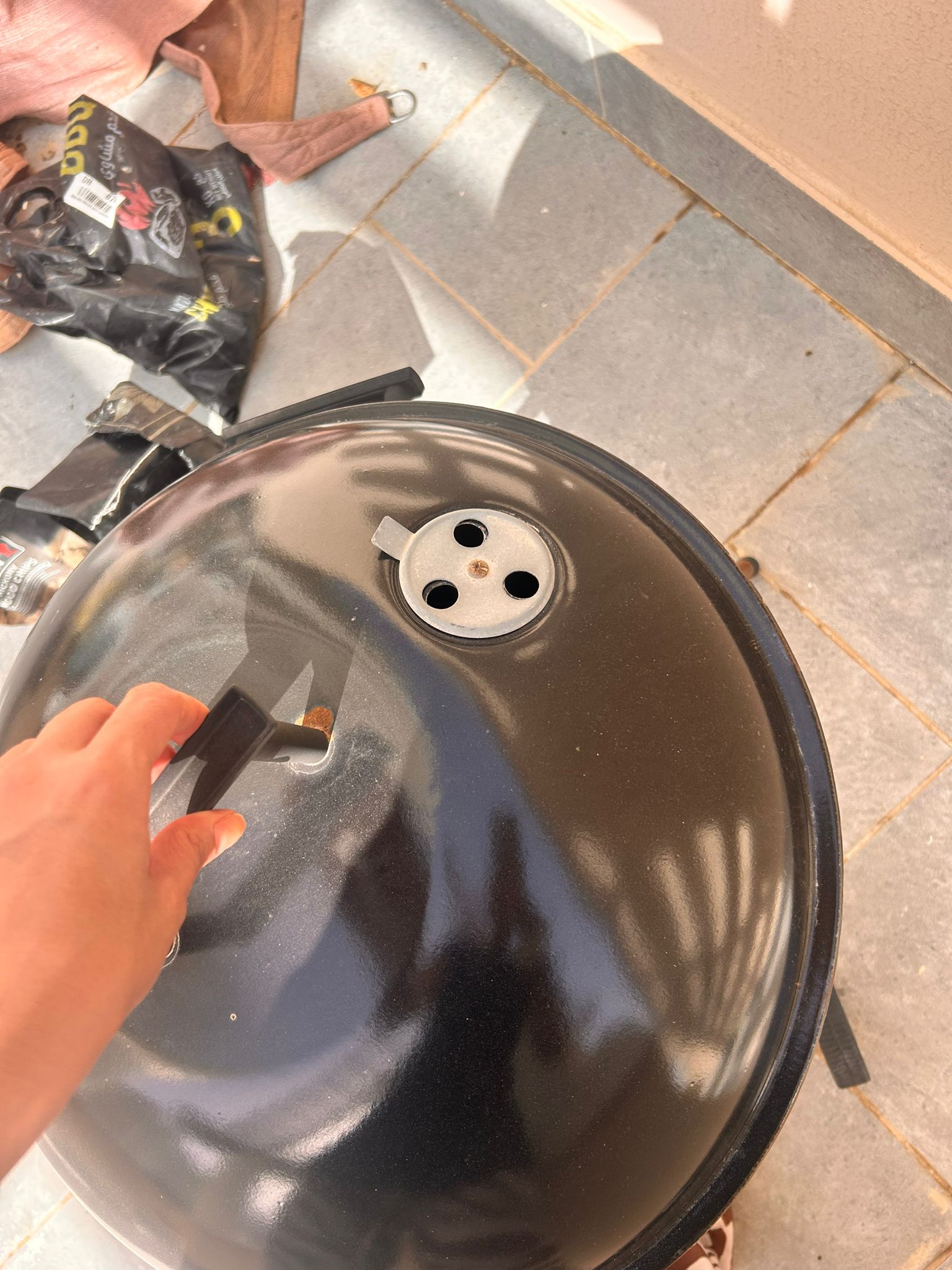 Barbeque with wheels - Image 4