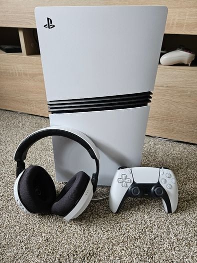 Sony PlayStation 5 Pro - Image 3
