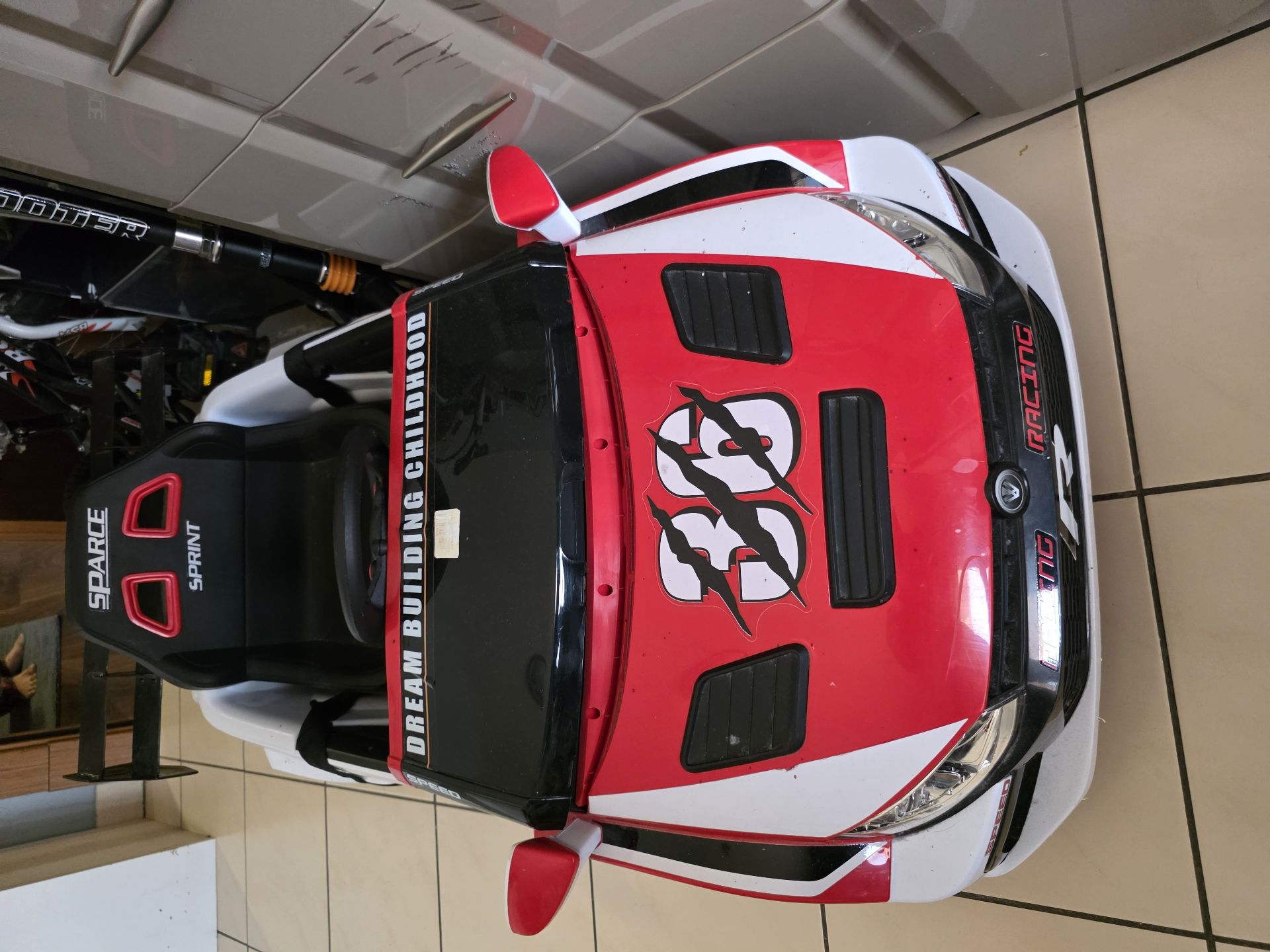 🚗 Kids Ride-On Racing Car for Sale – Excellent Condition! 🏁 - Image 4