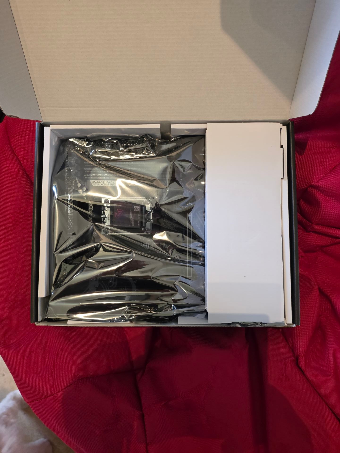 MSI X870E CARBON WIFI Motherboard - Image 2