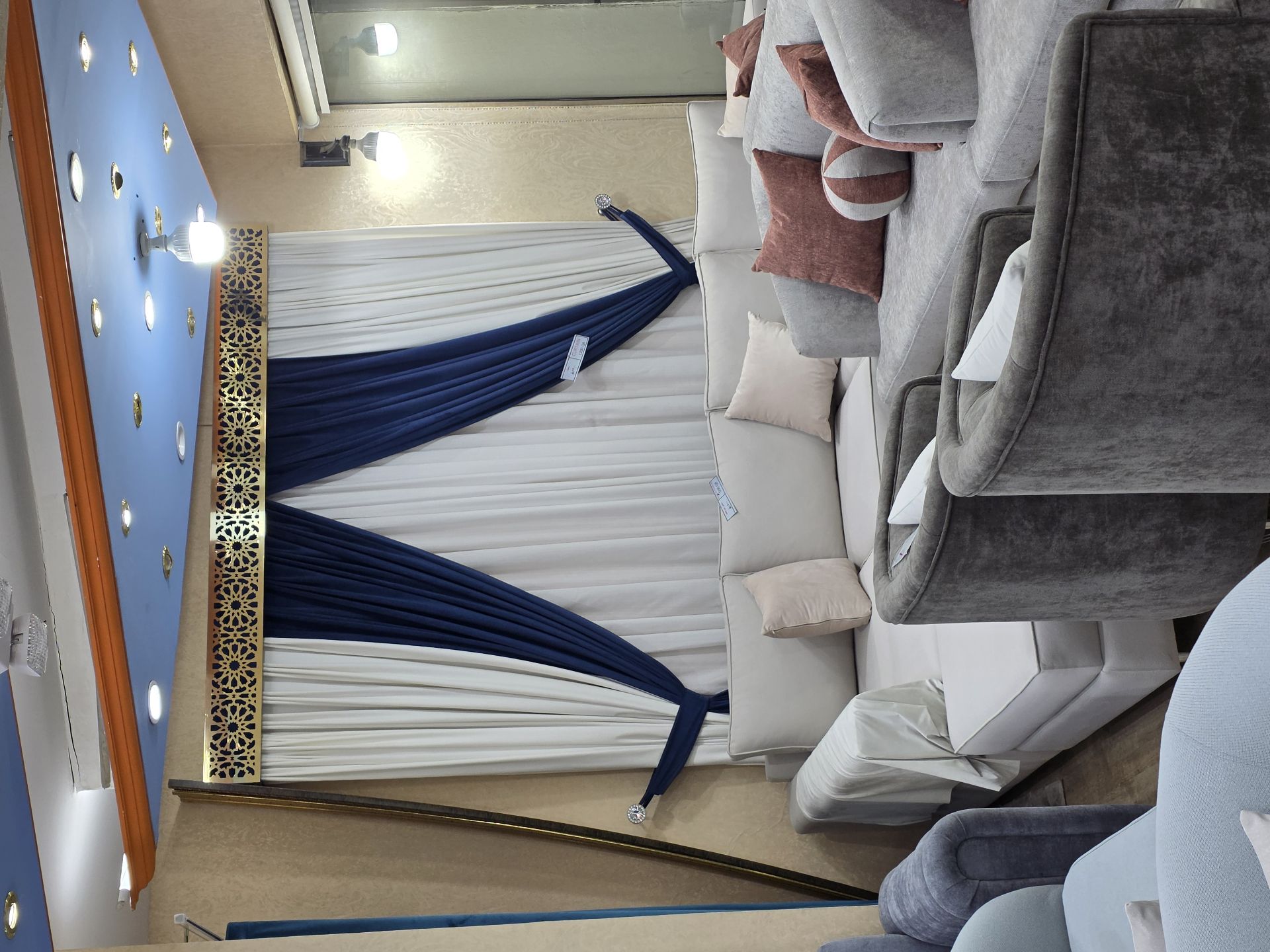Curatin and sofa carpat  - Image 5