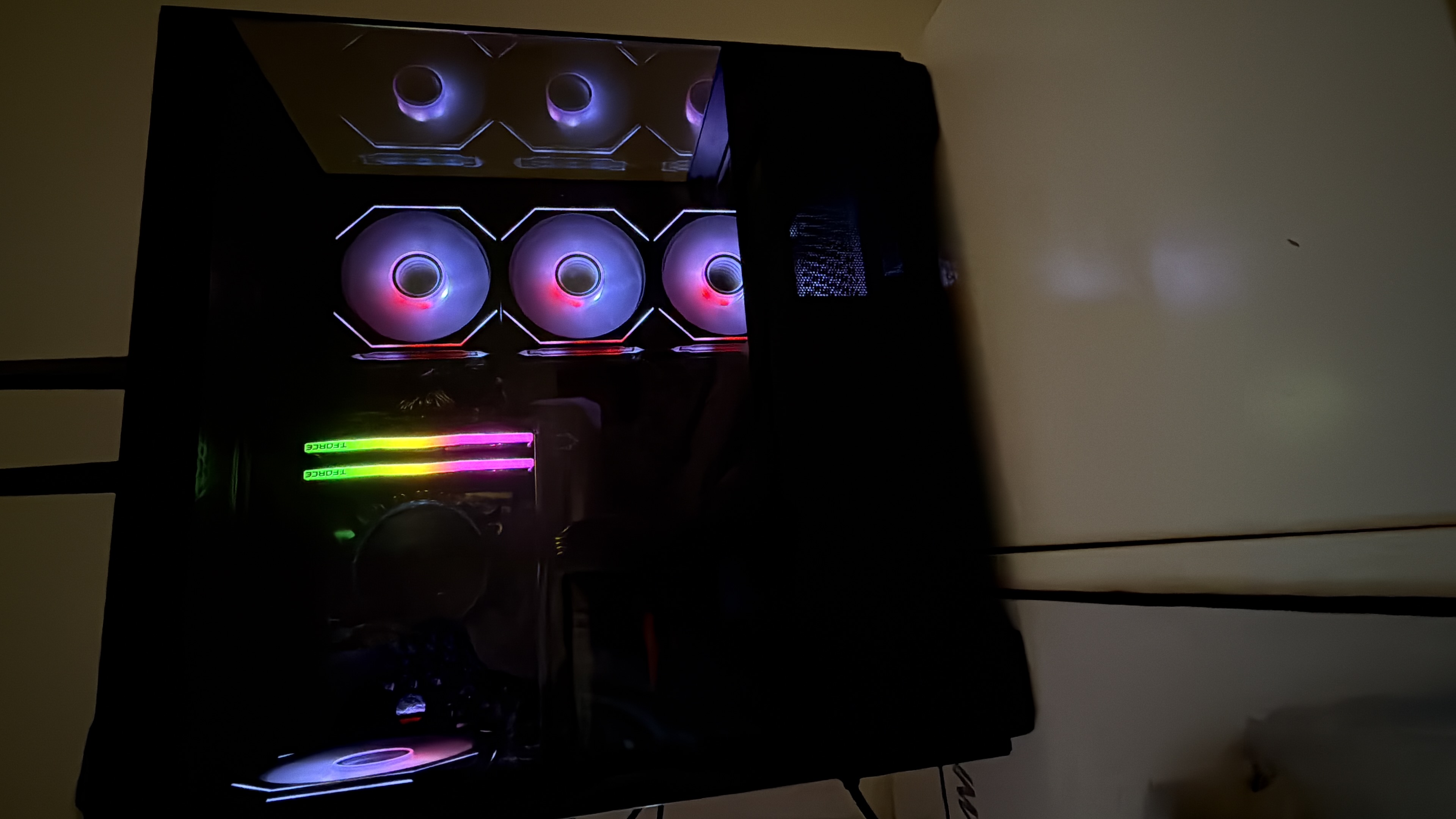 BRAND NEW GAMING PC (STILL UNDER WARARANTY) - Image 1