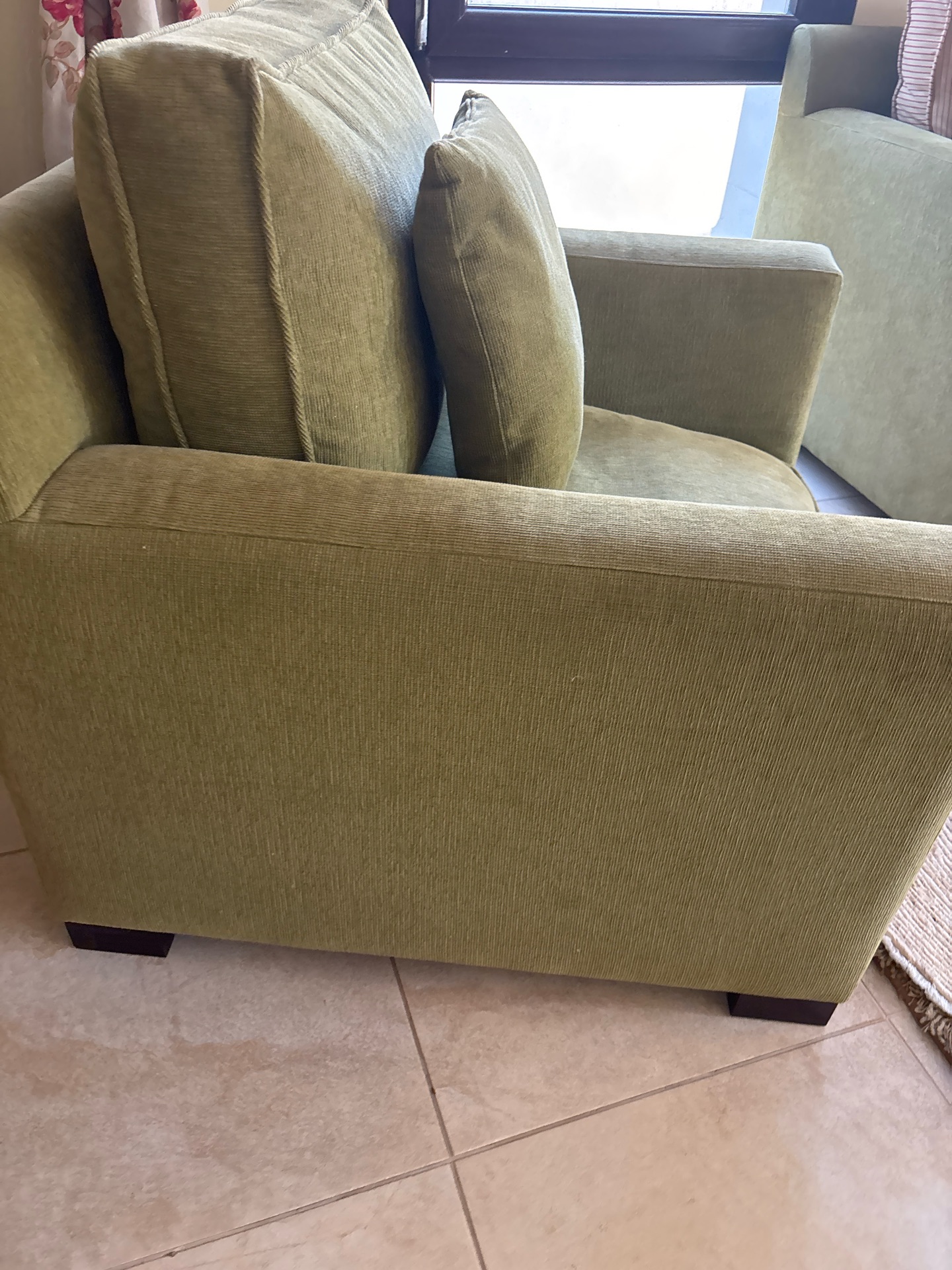 KA International Classic Armchair - Image 4
