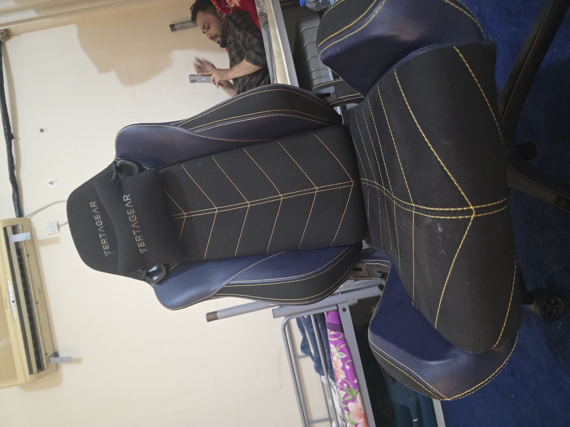 Gaming chair - Image 1