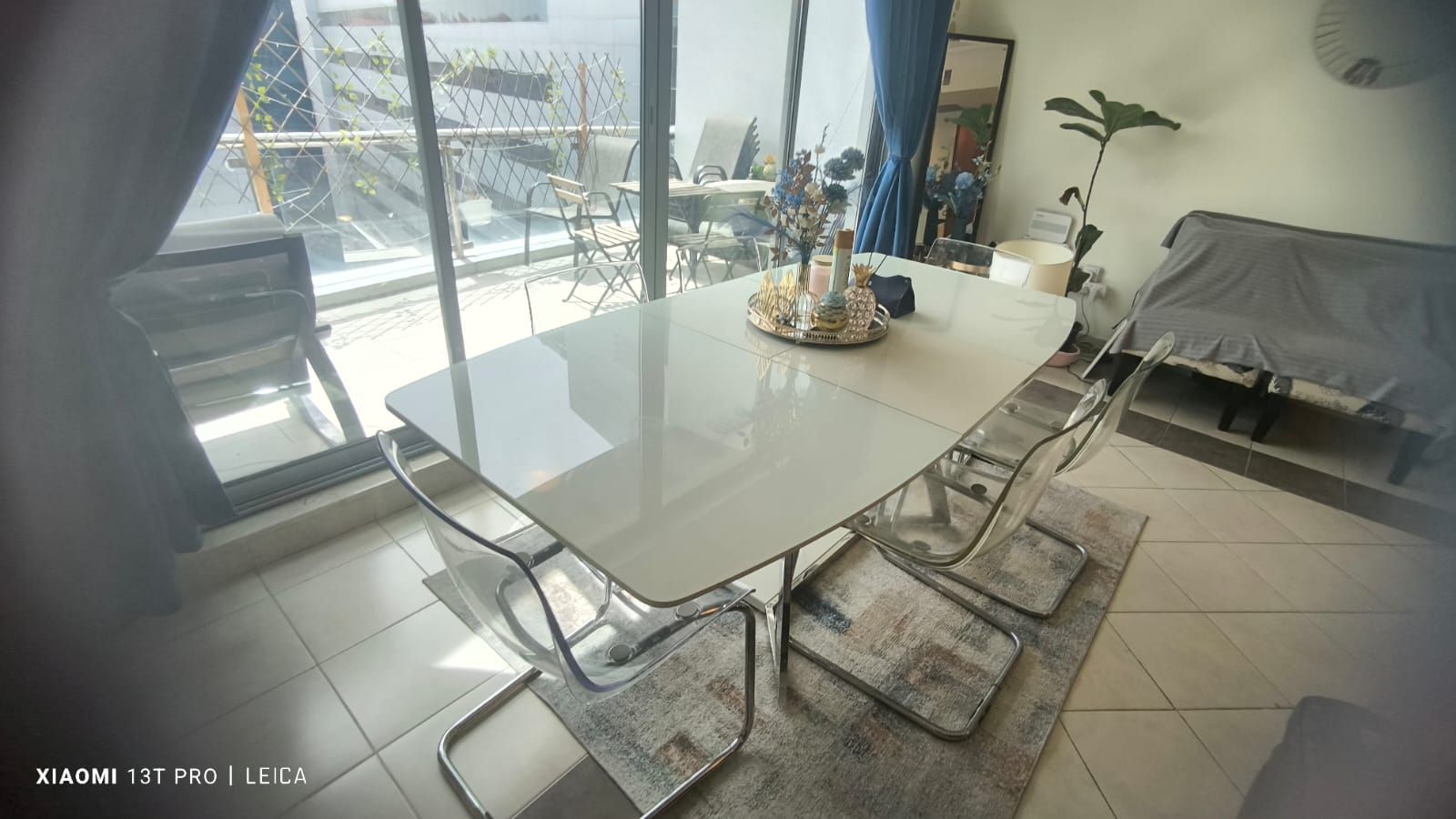 Extendable Dinning with Chairs  - Image 3