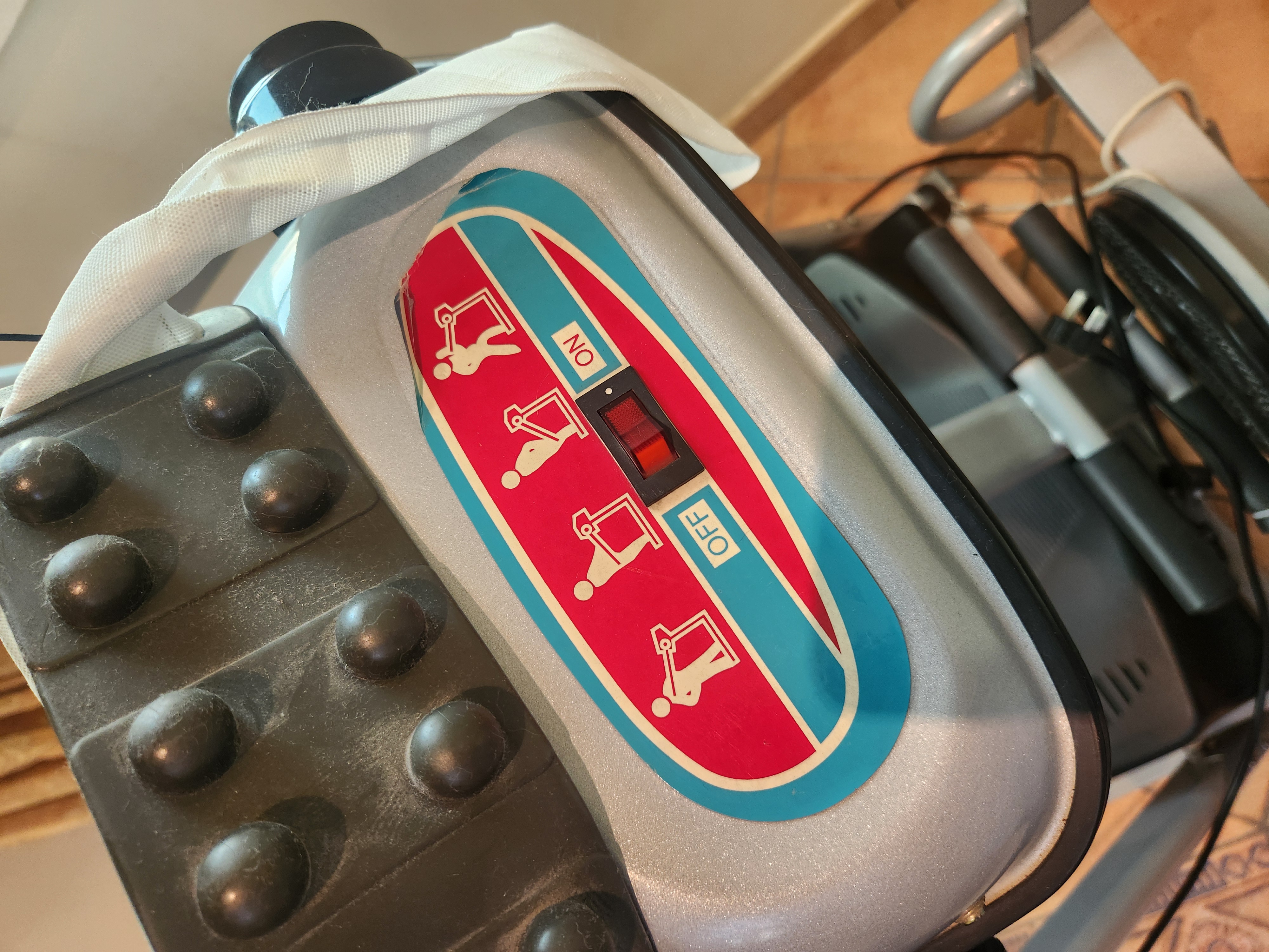 Treadmill & Massage Belt - Image 6
