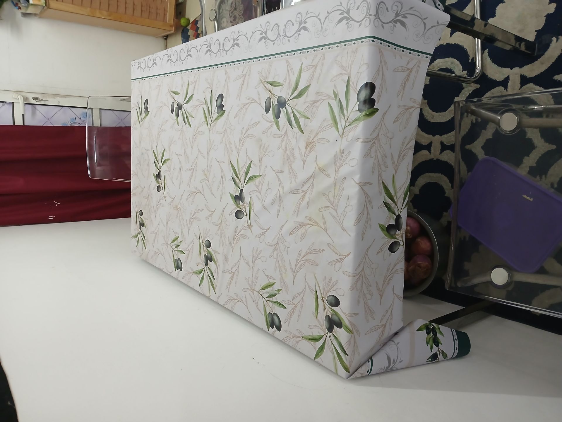 Dinning table and chairs for sale in good condition  - Image 8