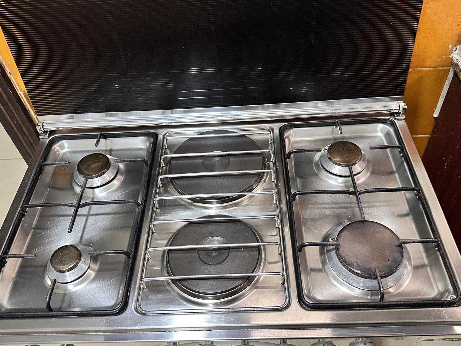 gas stove with 2 electric plates and electric oven for sale - Image 3
