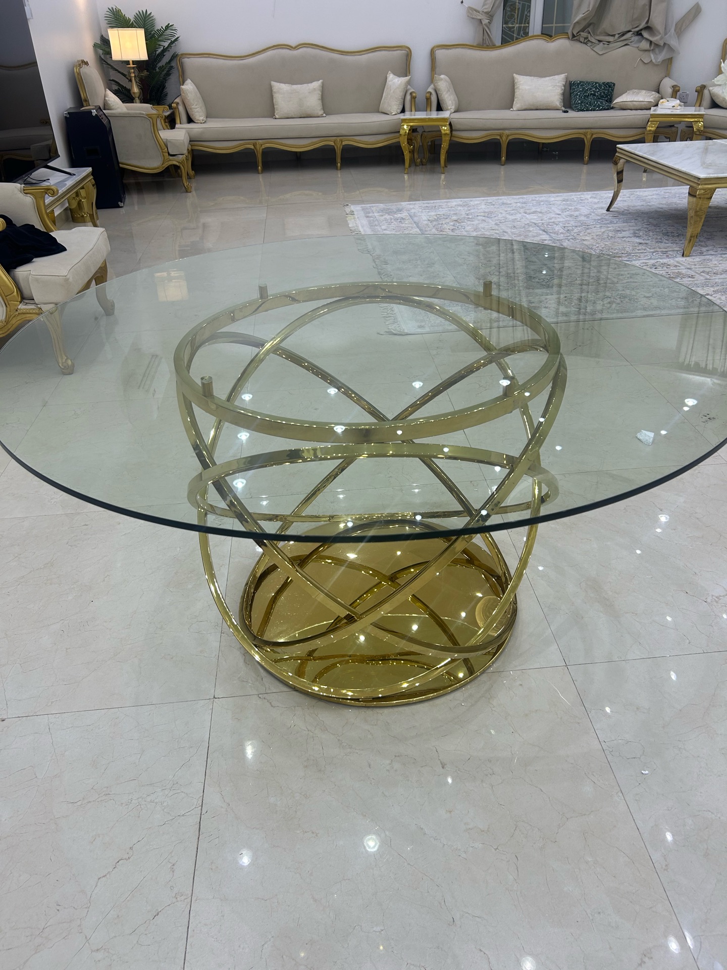 Dining table  - Image 2
