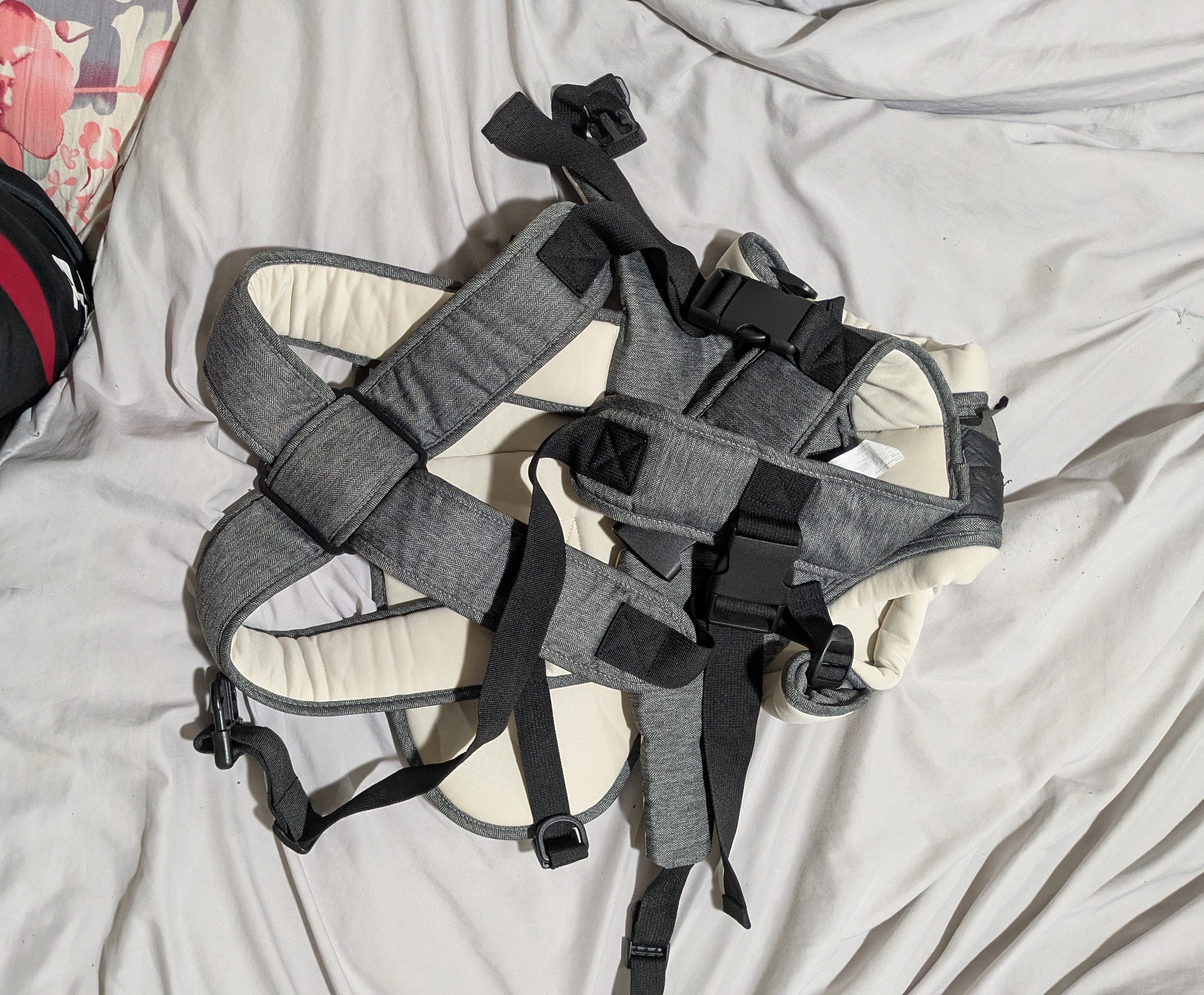 Rarely used baby carrier for sale - Image 3