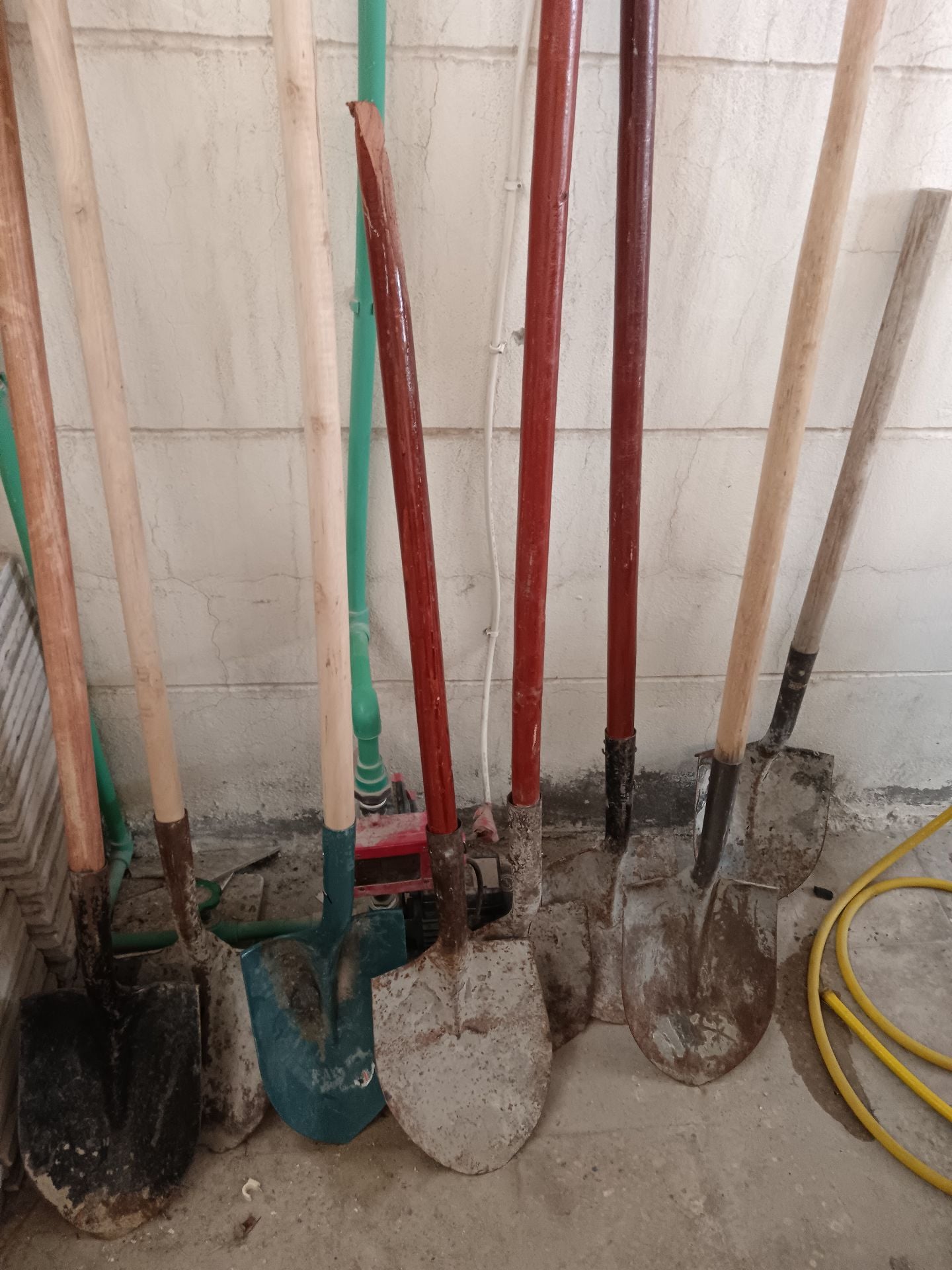 Wooden handle shovels for sale all together  - Image 2