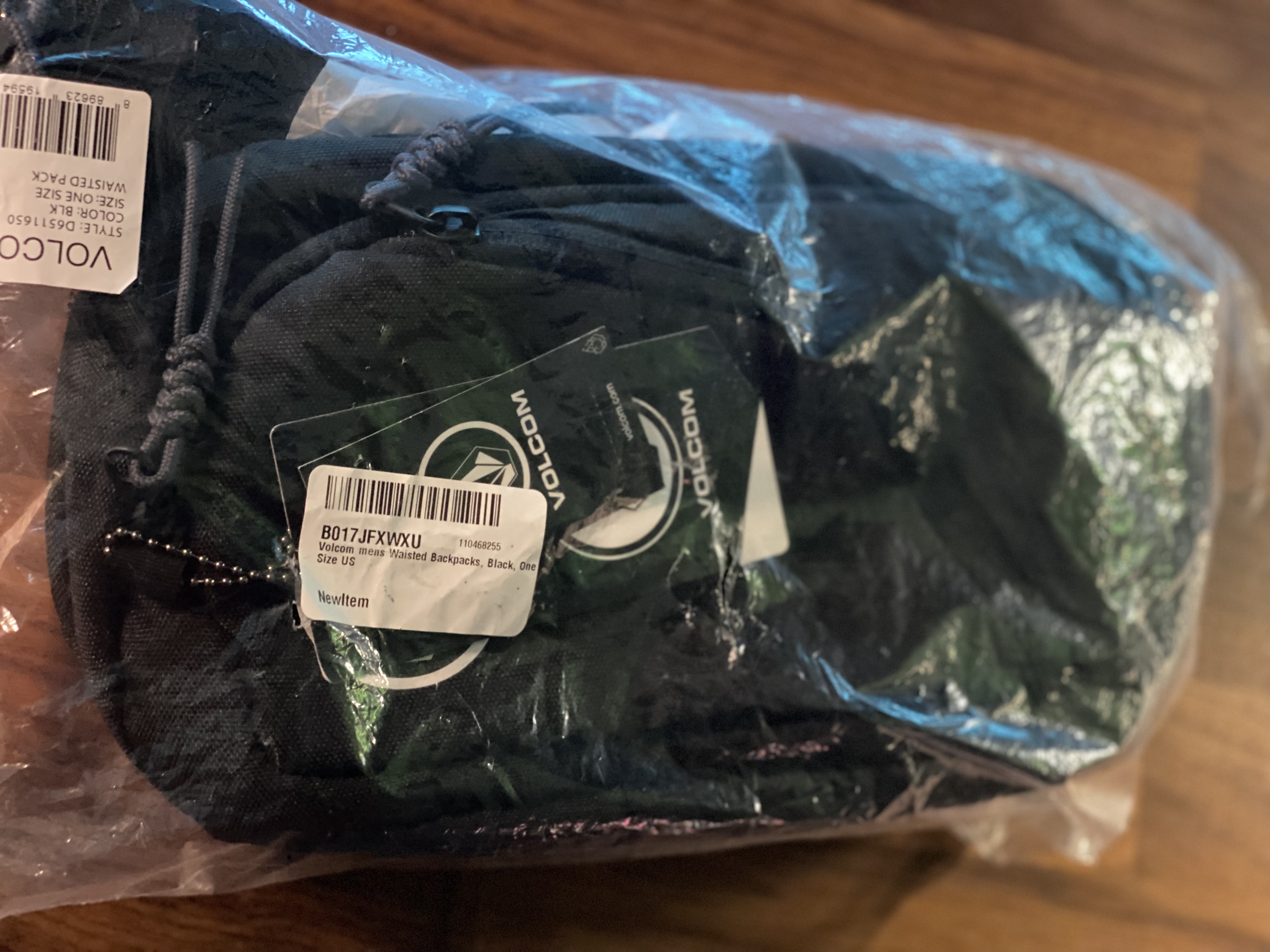 Brand New Volcom Waisted Pack - Image 4