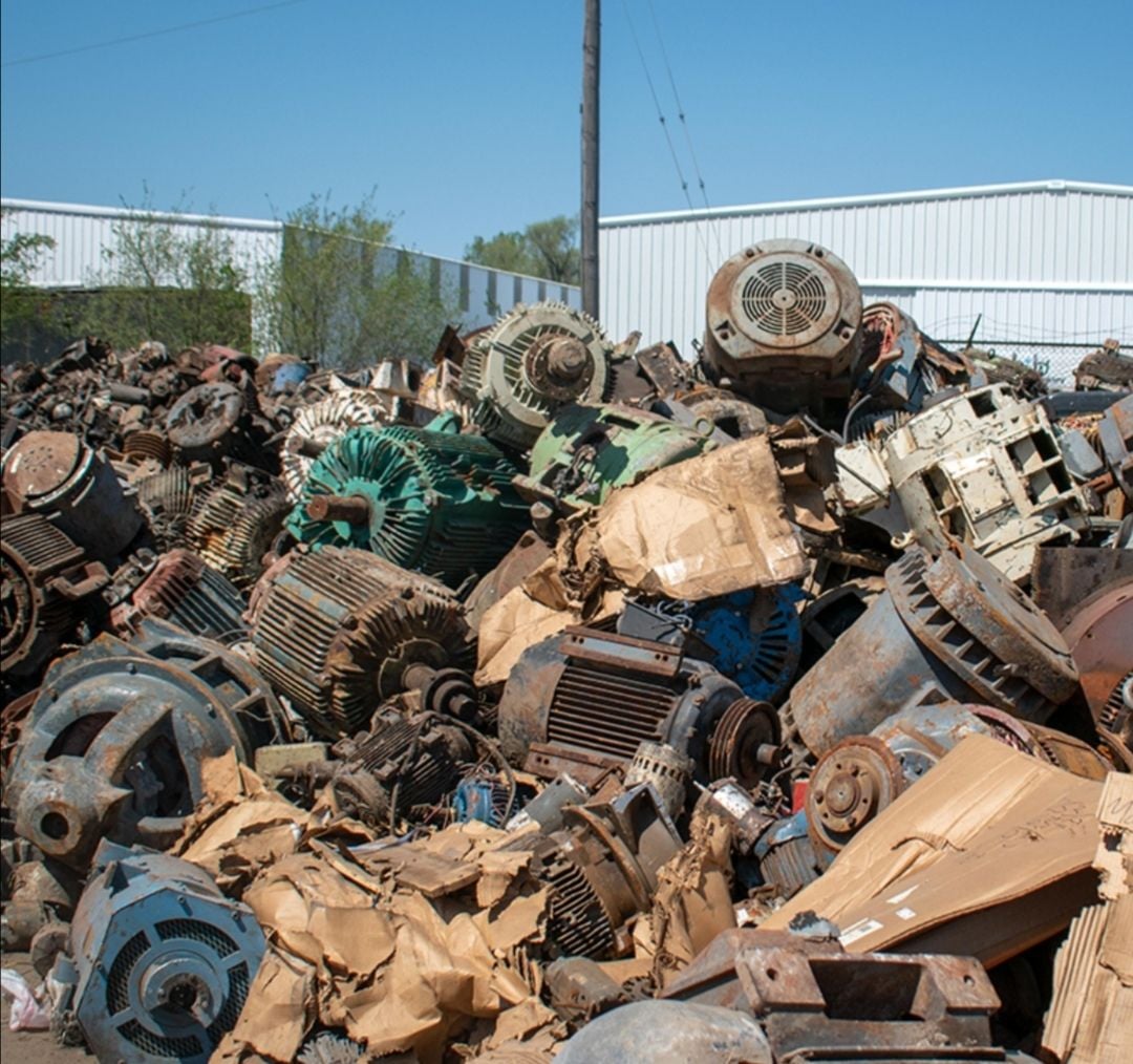 We buy all kind of scrap metal and wood scrap - Image 2