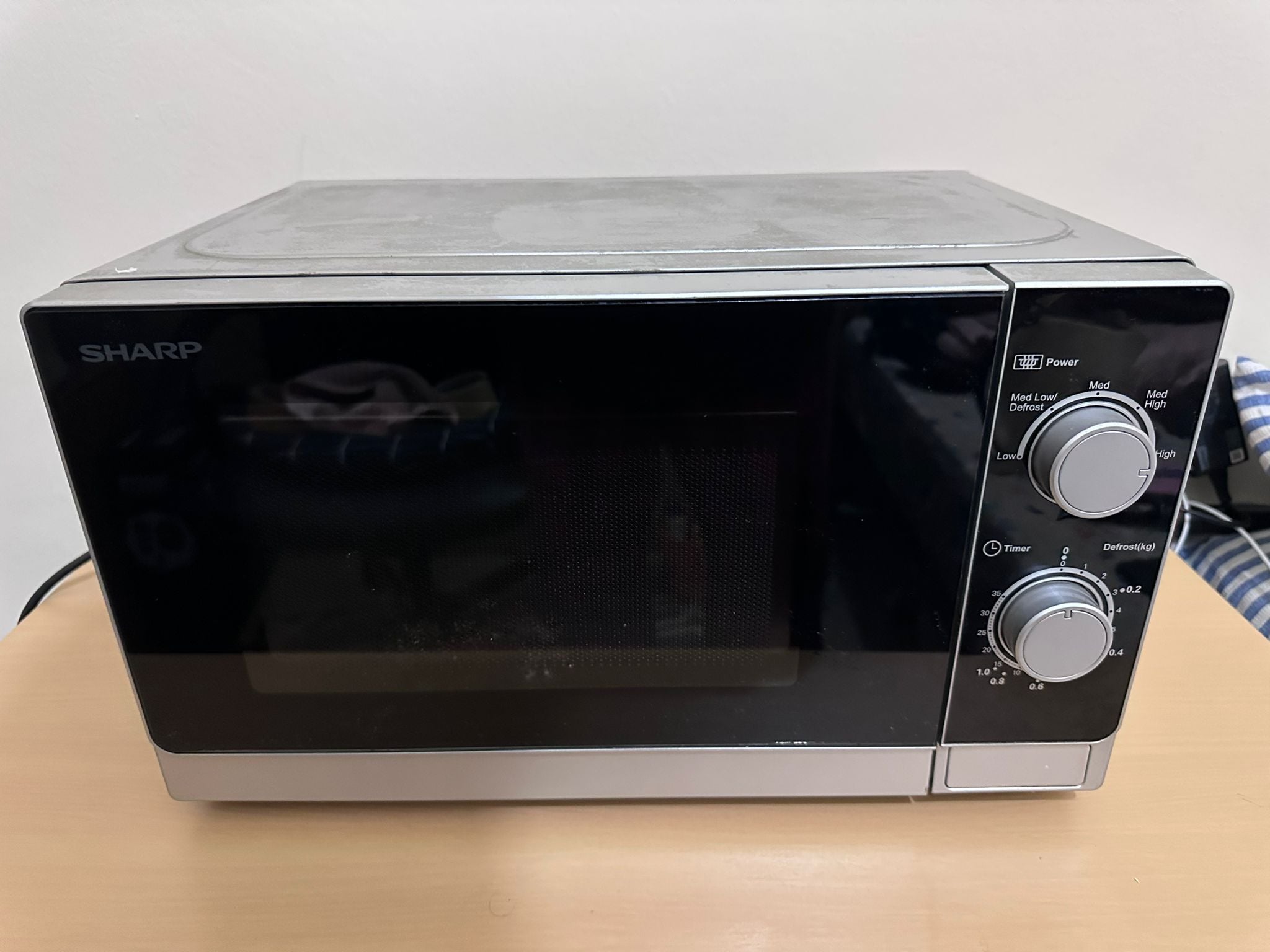  Sharp 20-Liters Digital Microwave Oven - Image 2