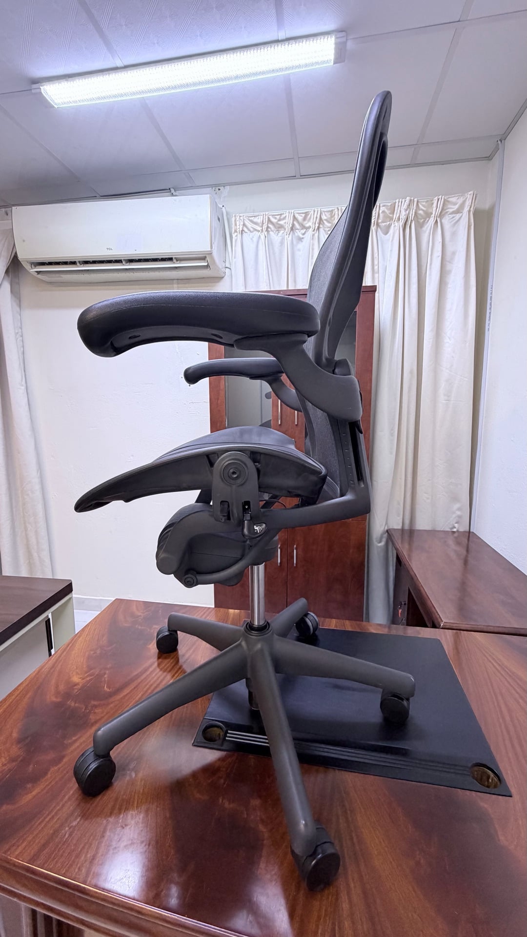 HermanMiller Chair For sale  - Image 7