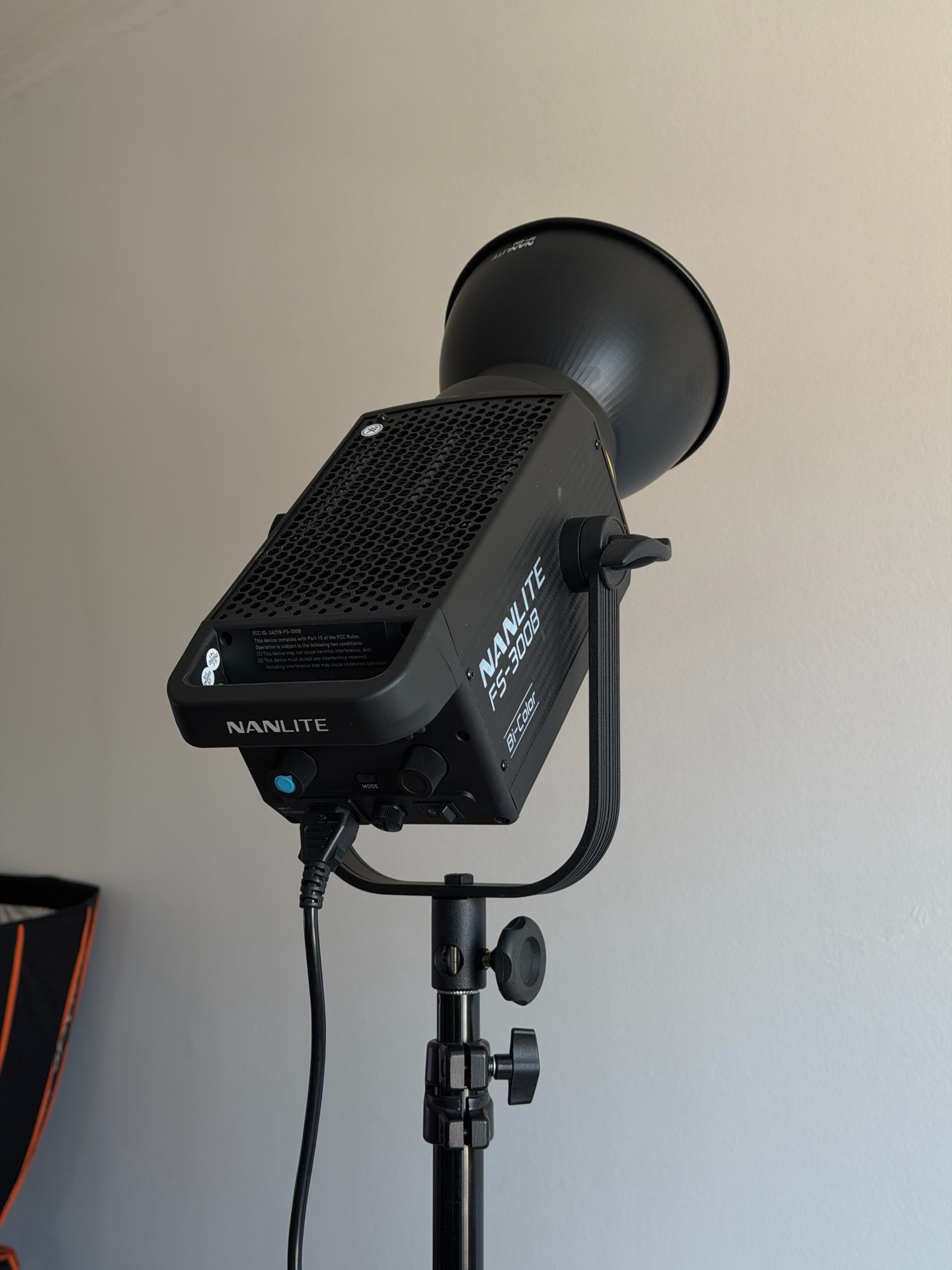 DJI 4SR gimbal and Nanlite FS300 B - Image 10