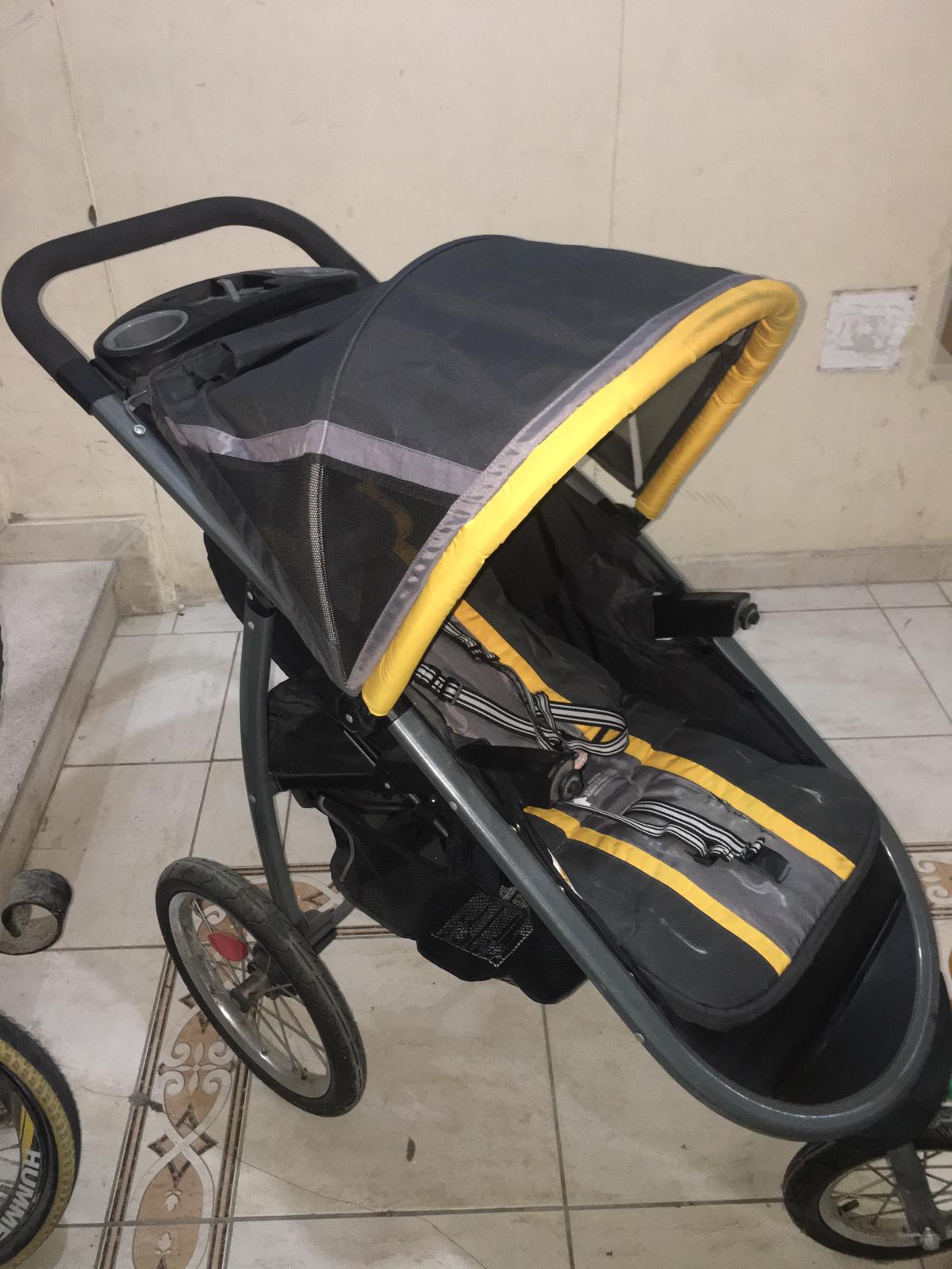 foldable baby stroller and baby car seat - Image 4