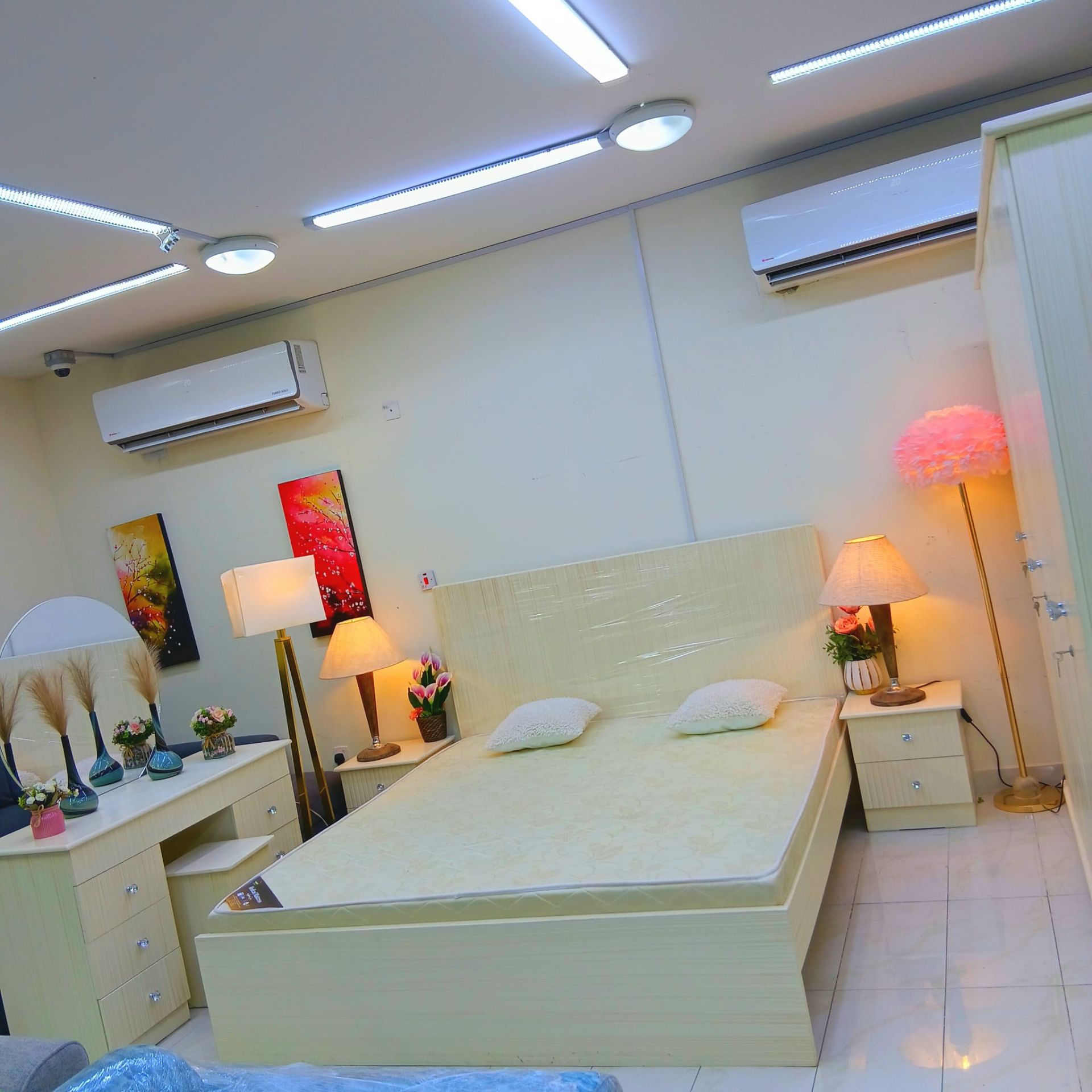 Full bedroom set  - Image 5