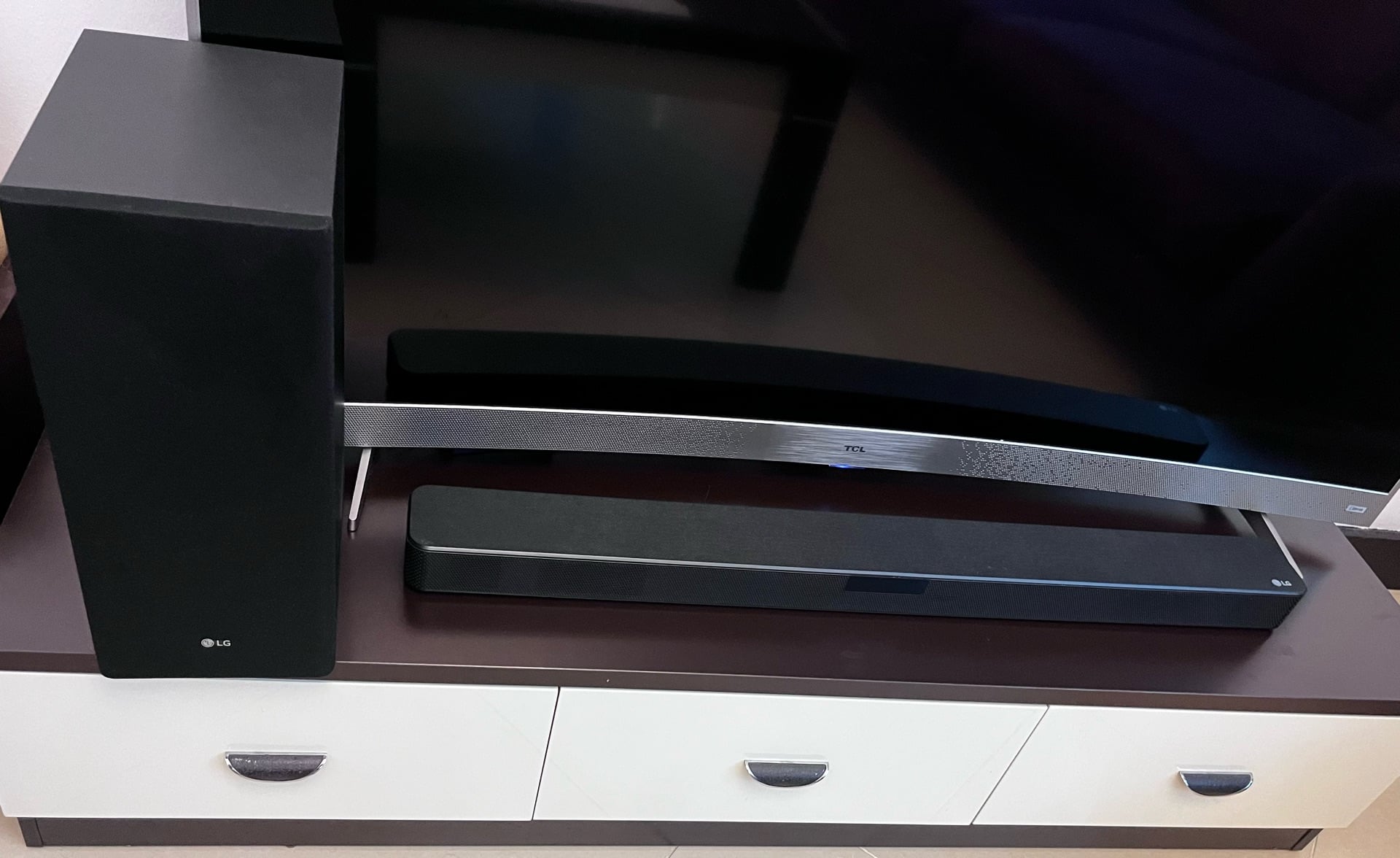 LG Sl5Y 2.1 channel Wireless Soundbar - Image 1